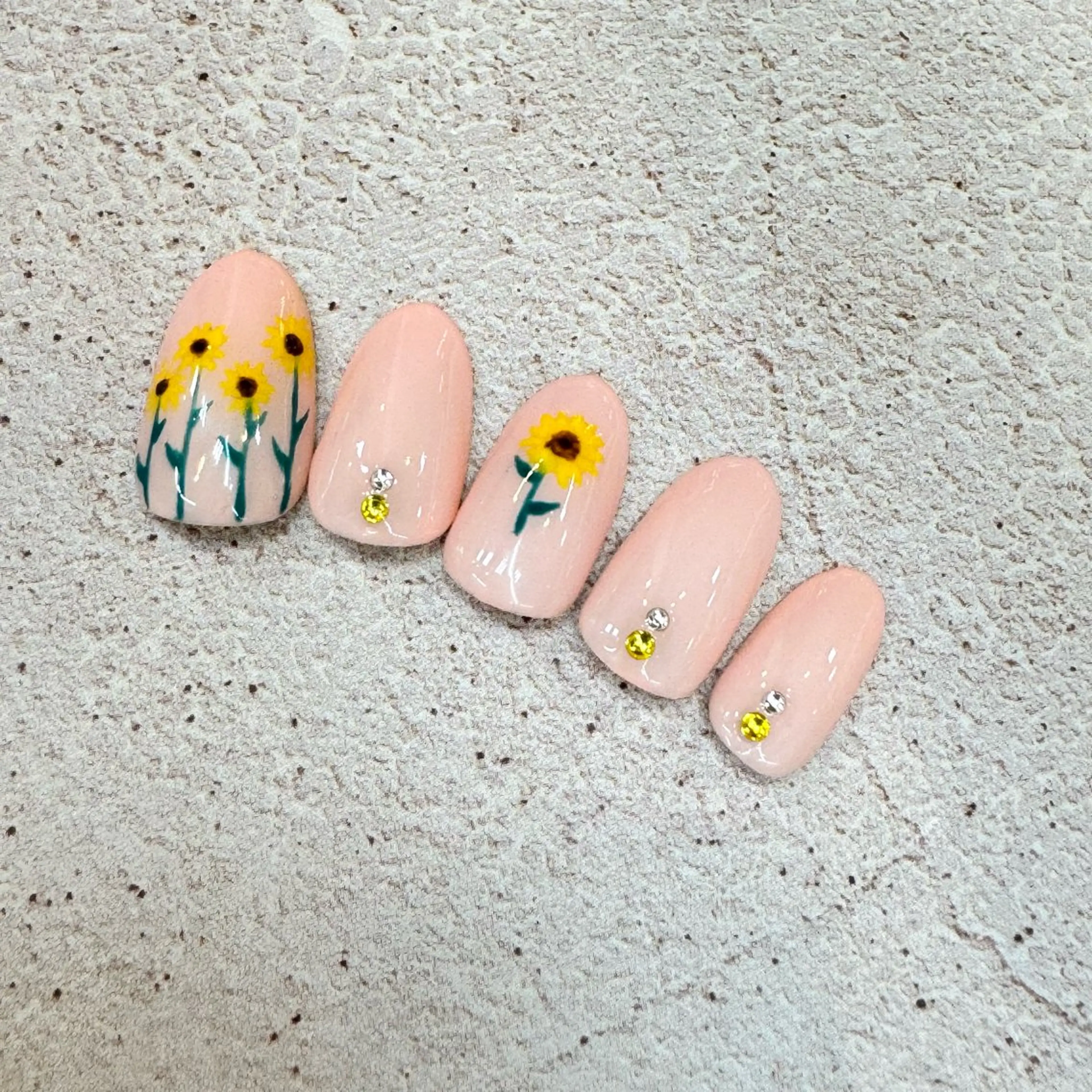 ネイル 重永 夏南のネイルデザイン