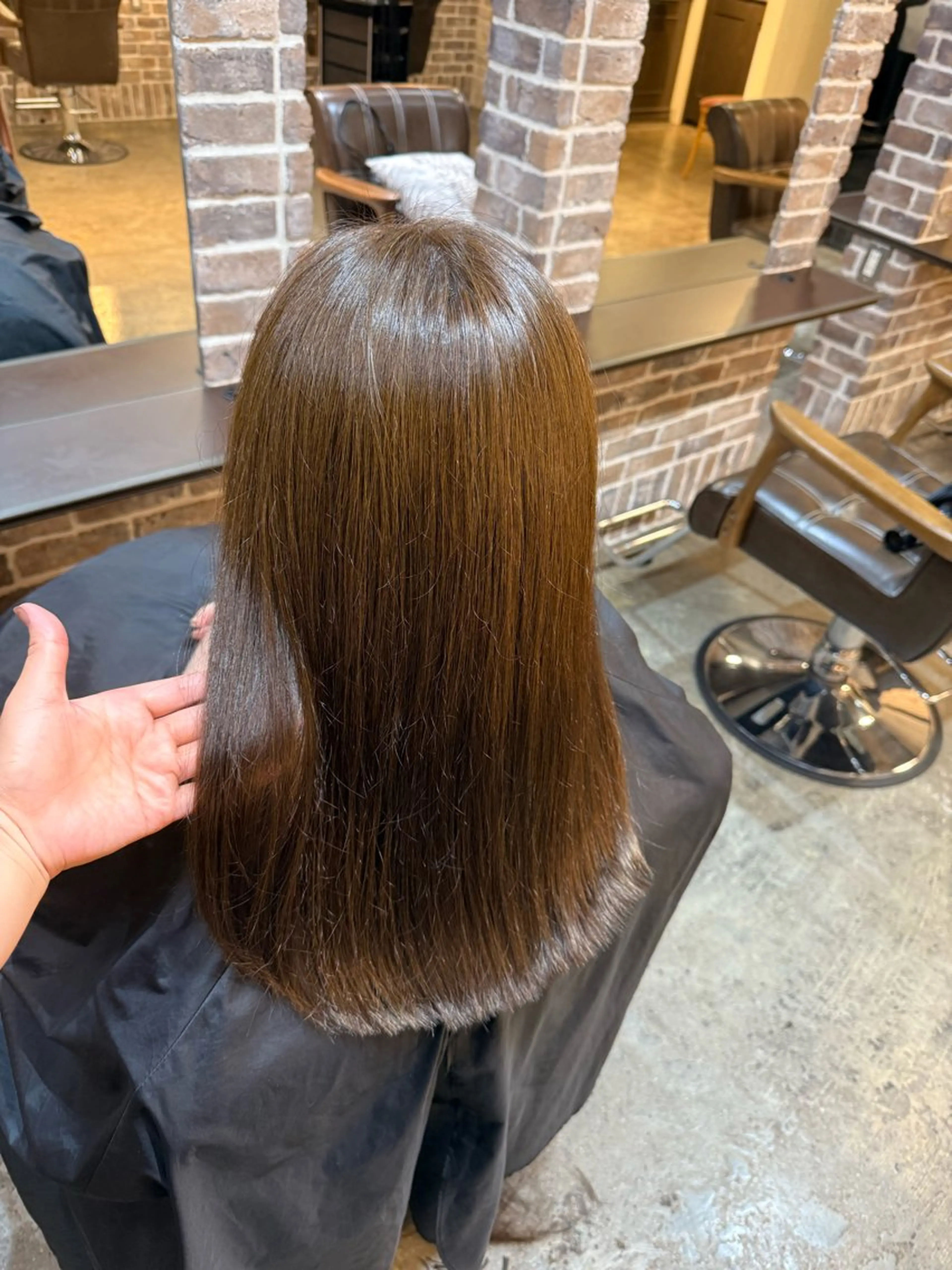 セミロング カラー アッシュ アッシュブラウン ブリーチ ブラウンカラー ブリーチなしカラー カット ヘアカラー トリートメント 艶カラー/インナー /グラデ/大西小百合のヘアスタイル