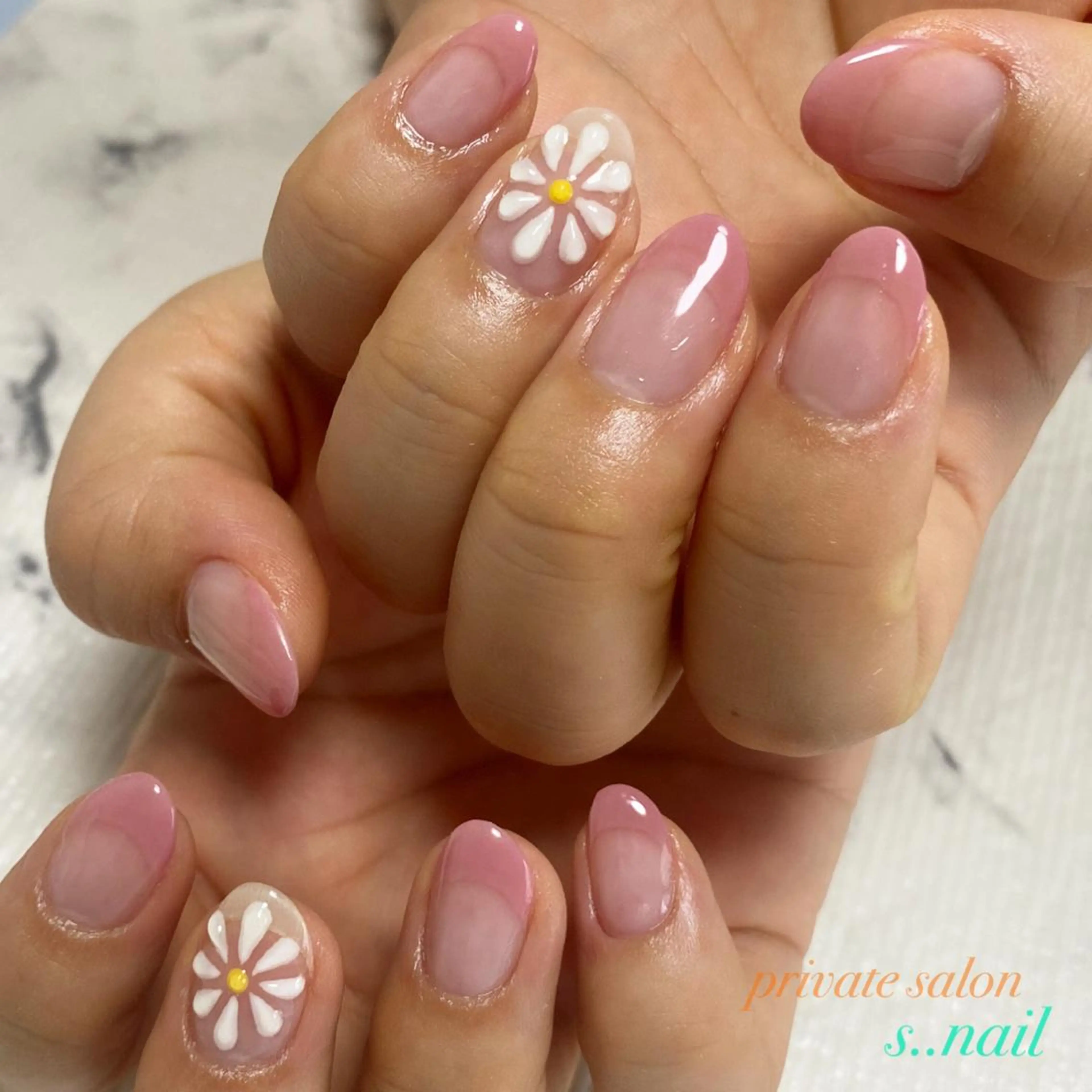 ネイル フラワーネイル フレンチネイル ピンク ぷっくりネイル ハンドネイル フットネイル s..nail / MORITAのネイルデザイン