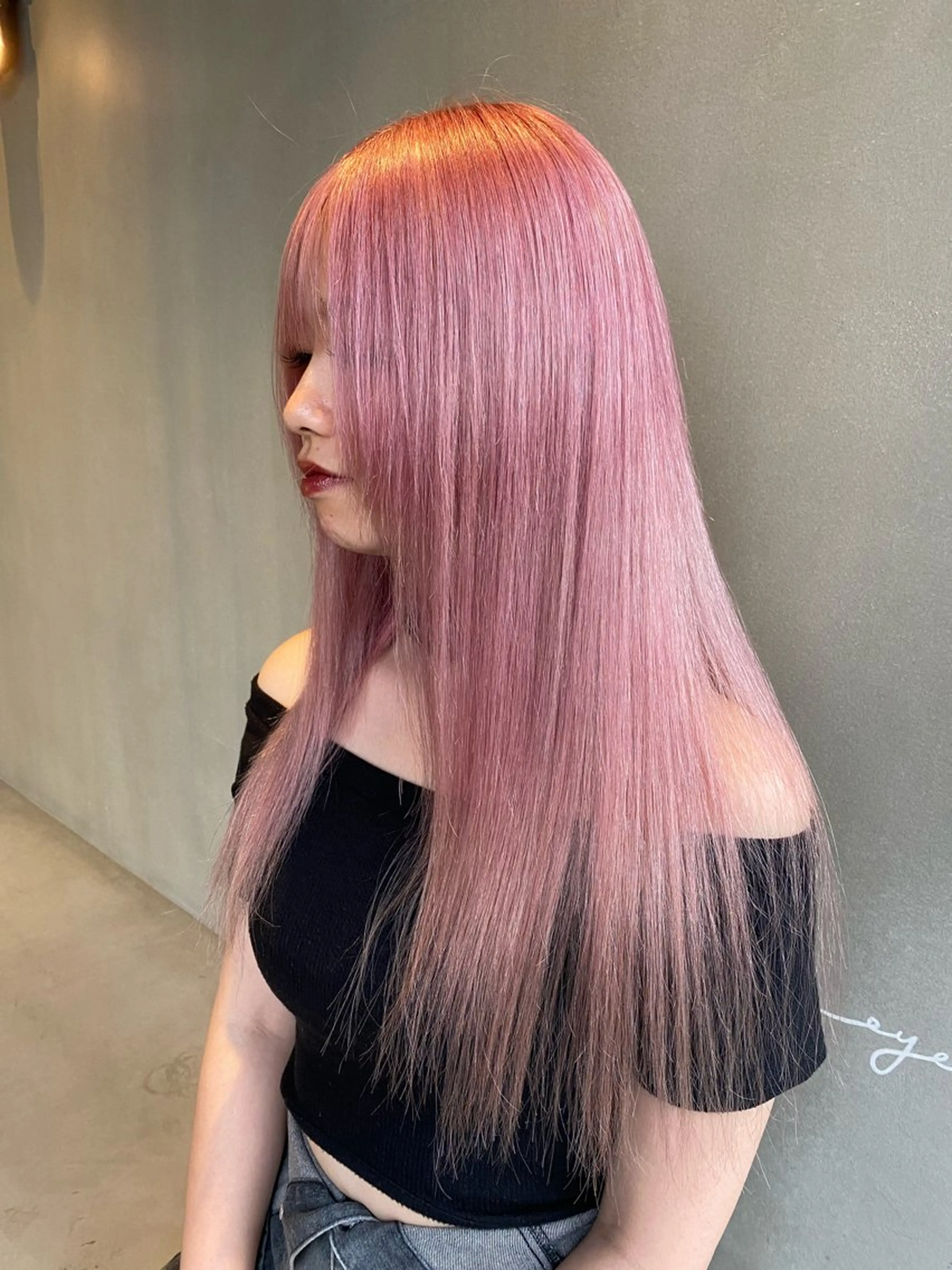 ロング カット ヘアカラー トリートメント ベージュ/オリーブ/ miyabiのヘアスタイル