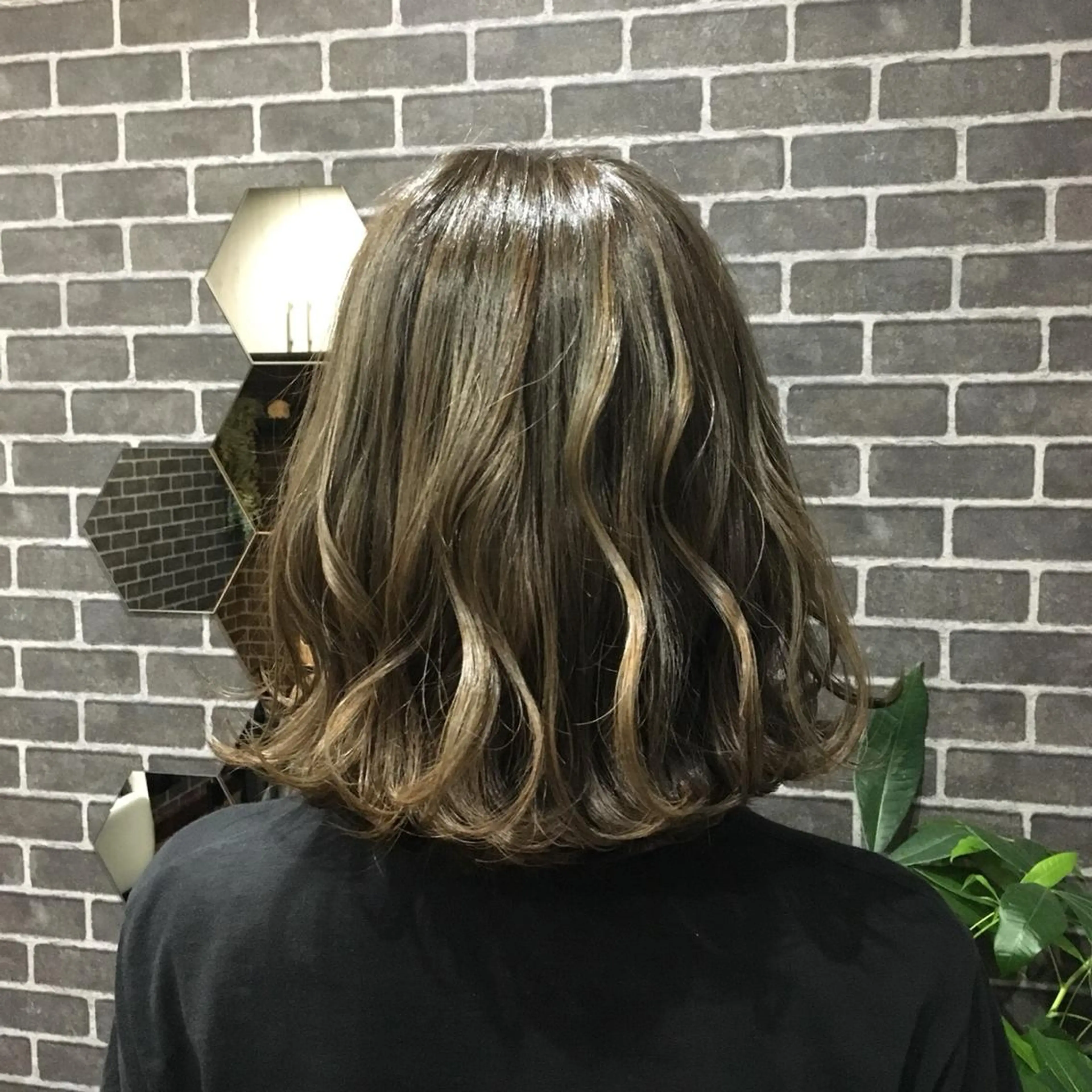 ミディアム カラー アッシュ ベージュカラー 透明感カラー 外ハネヘア カット ヘアカラー トリートメント ✂︎中山竜哉✂︎ 川崎スタイリストのヘアスタイル