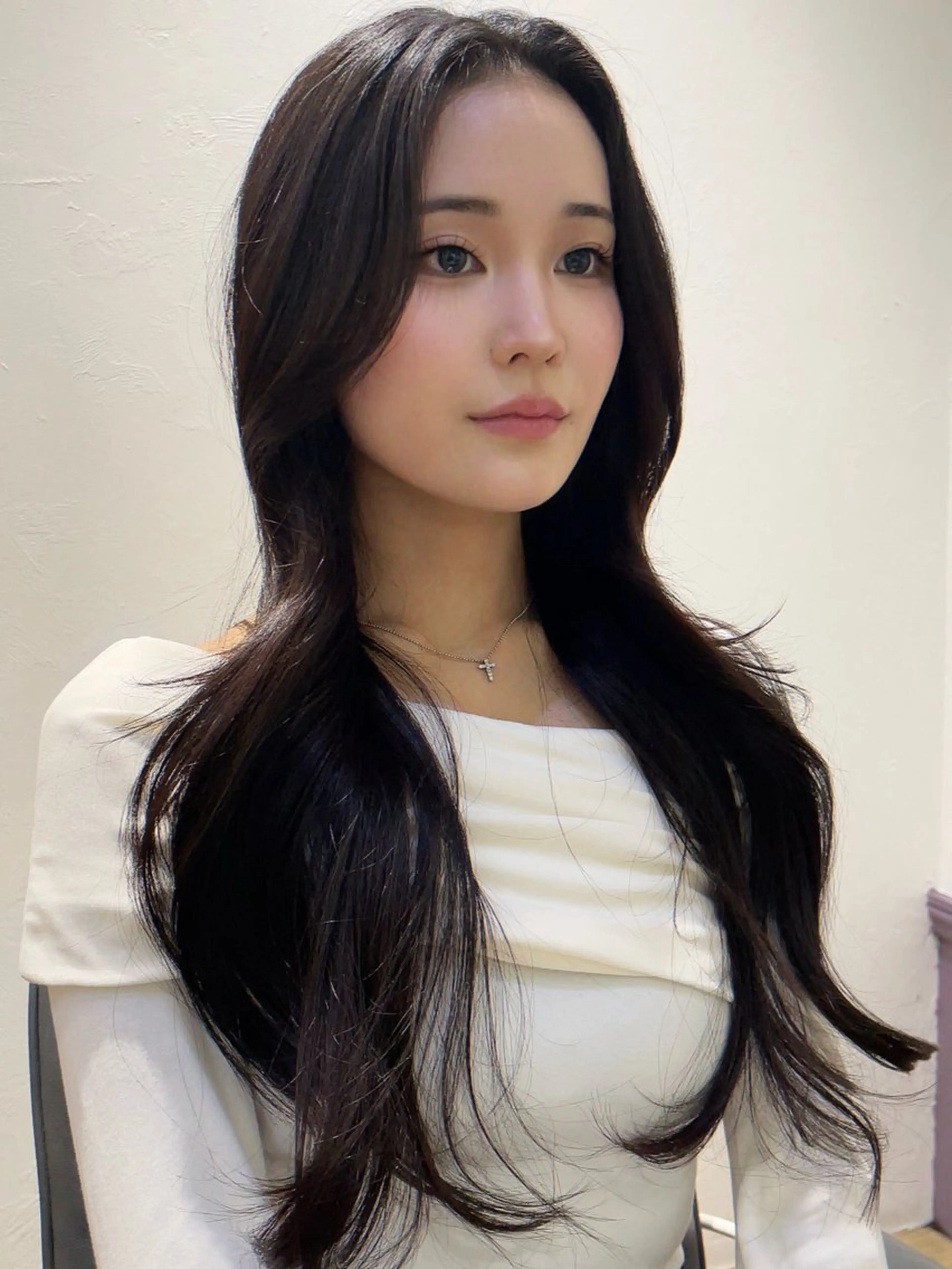 ロング カラー アッシュ 透明感カラー 顔まわりレイヤー レイヤーカット ロング カット ヘアカラー トリートメント ヘッドスパ 大人可愛い透明感🌟 小顔・韓国髪🌟野中のヘアスタイル