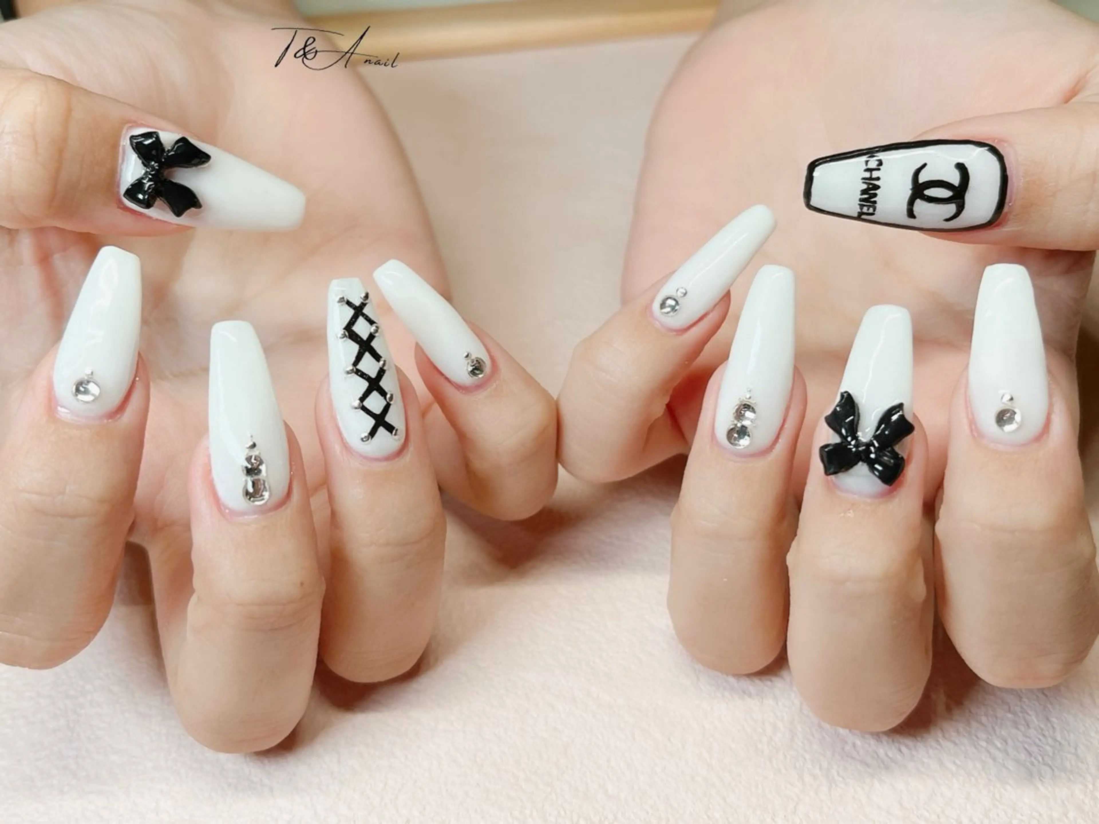 ネイル 長さ出し ジェルネイル ロングネイル リボン スカルプネイル T&A nailのネイルデザイン