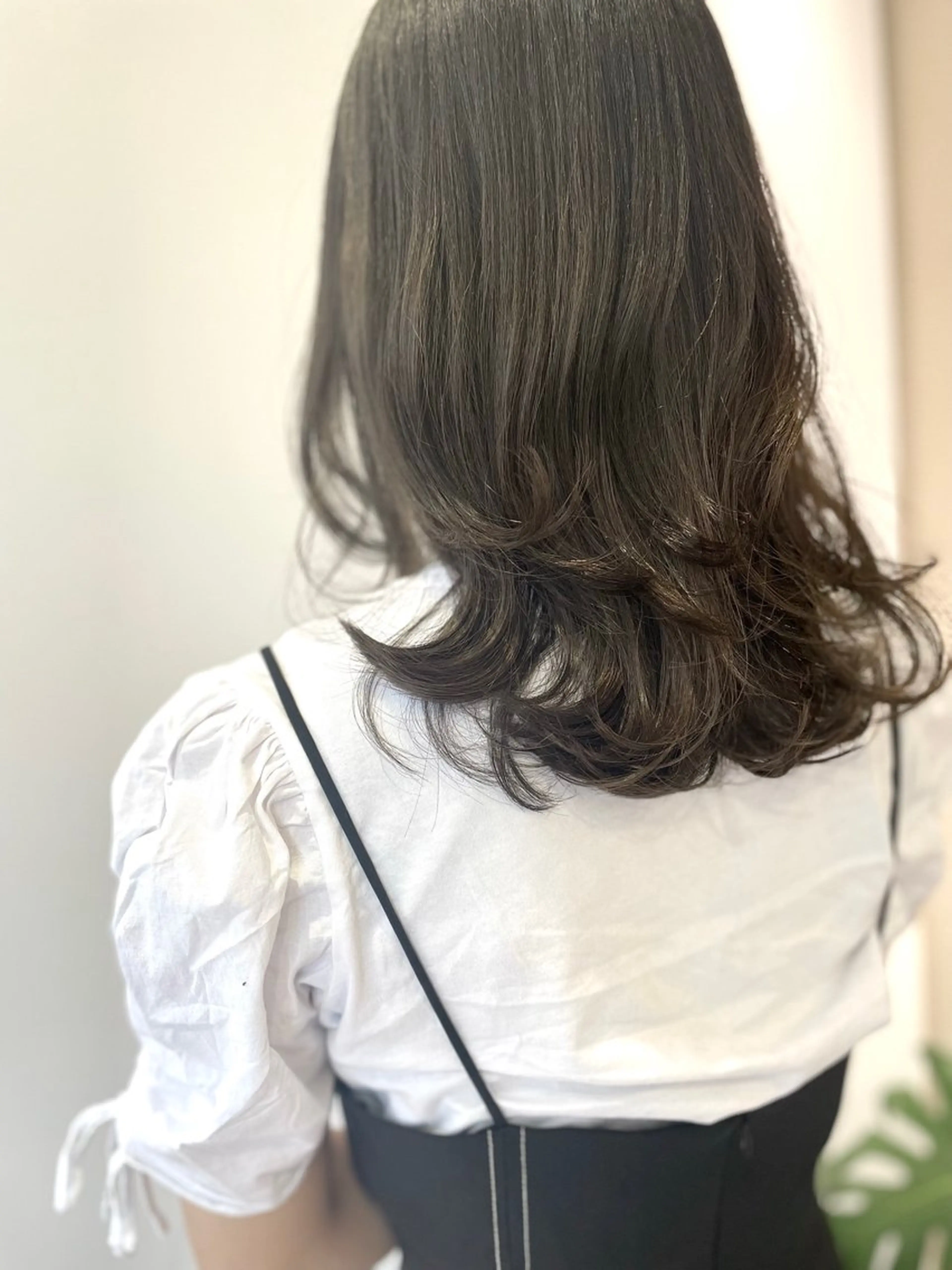 セミロング カラー ヘアサロンジプソ【旧ライラ】所属・佐々木 美帆のヘアスタイル