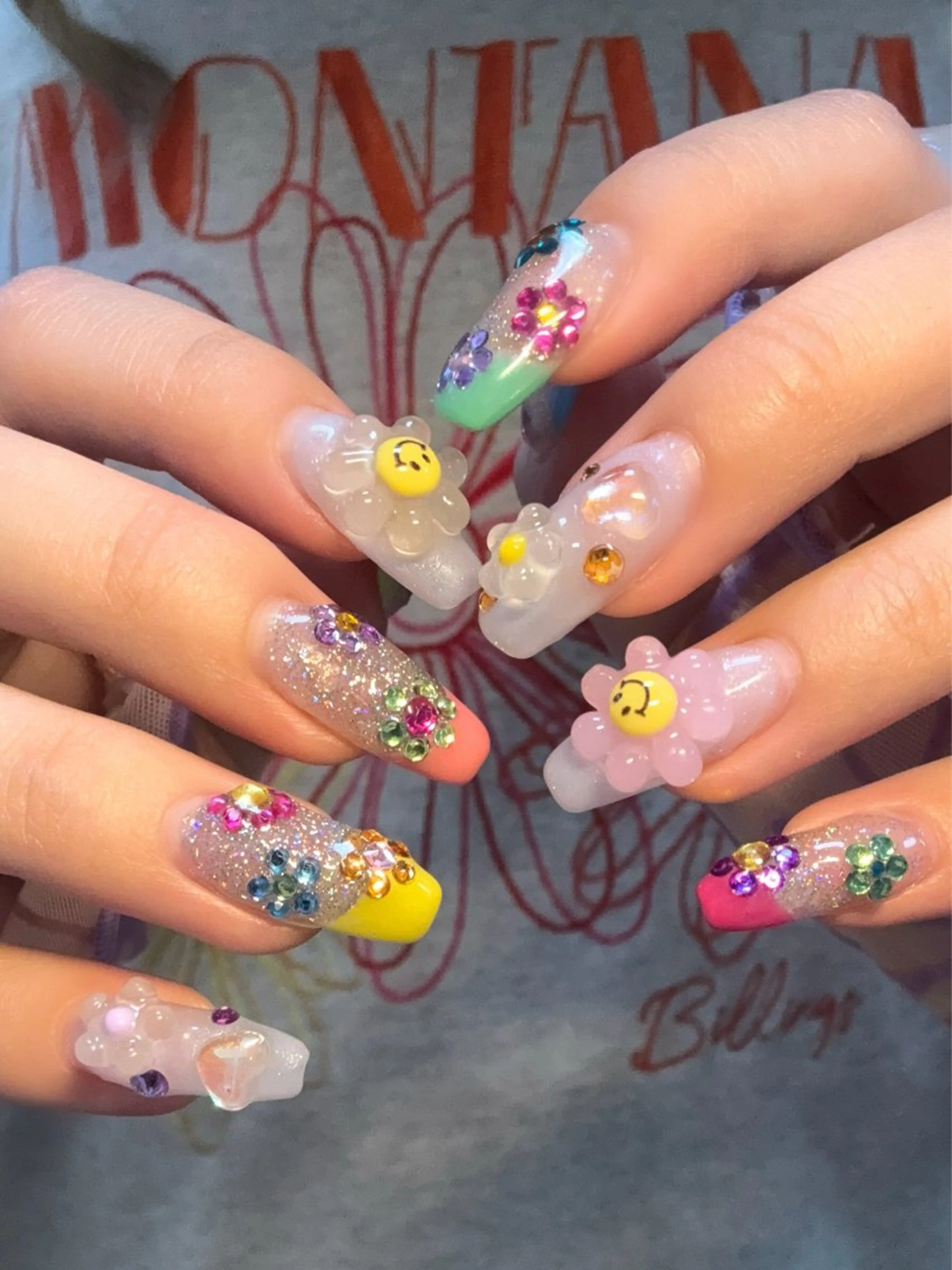 ネイル フラッシュネイル フラワーネイル フレンチネイル Ray nail natsu🎀のネイルデザイン