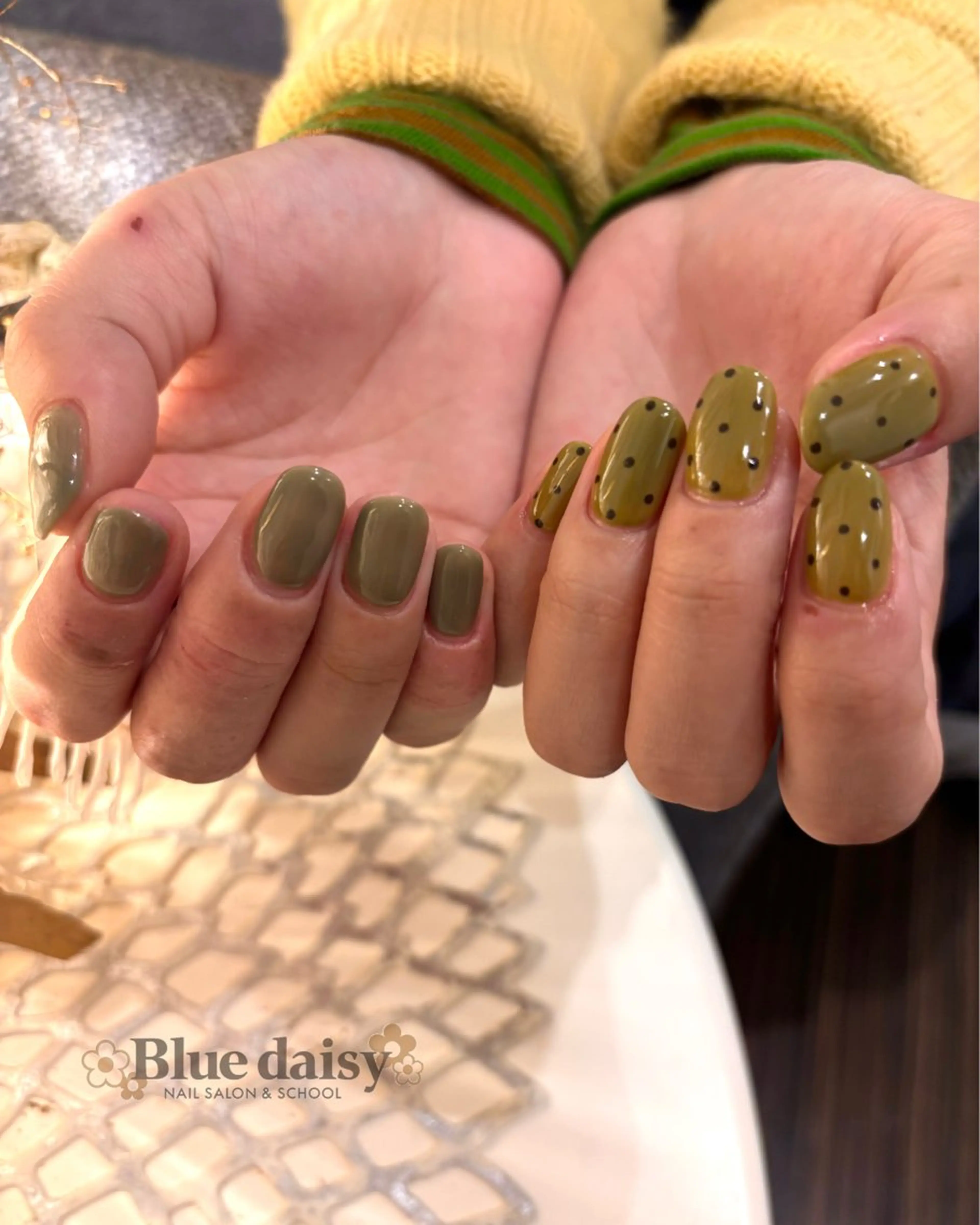 ネイル グリーン ハンドネイル Blue daisy 栄本店のネイルデザイン
