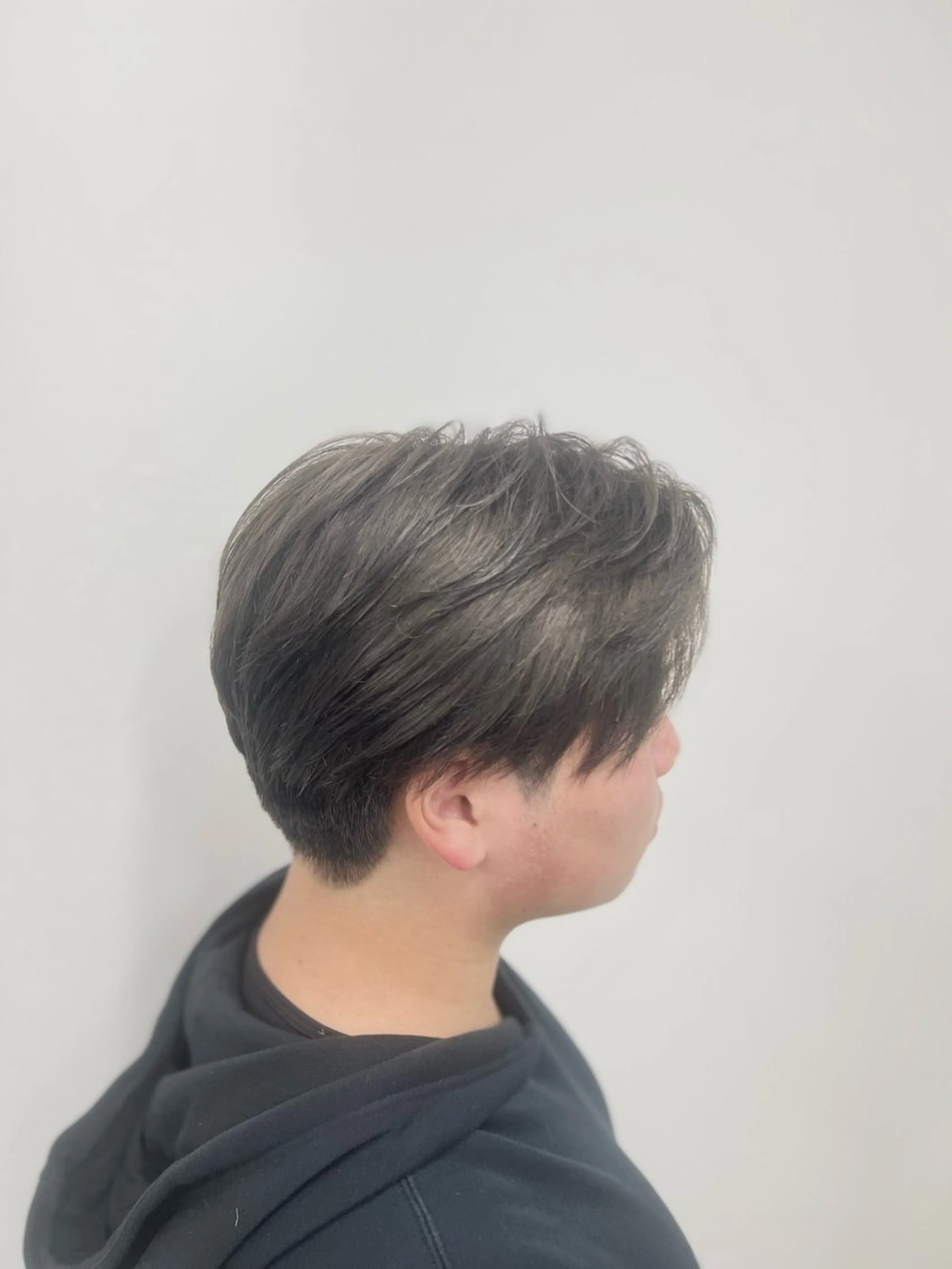 メンズ ヘアカラー 等々力 唯奈のヘアスタイル