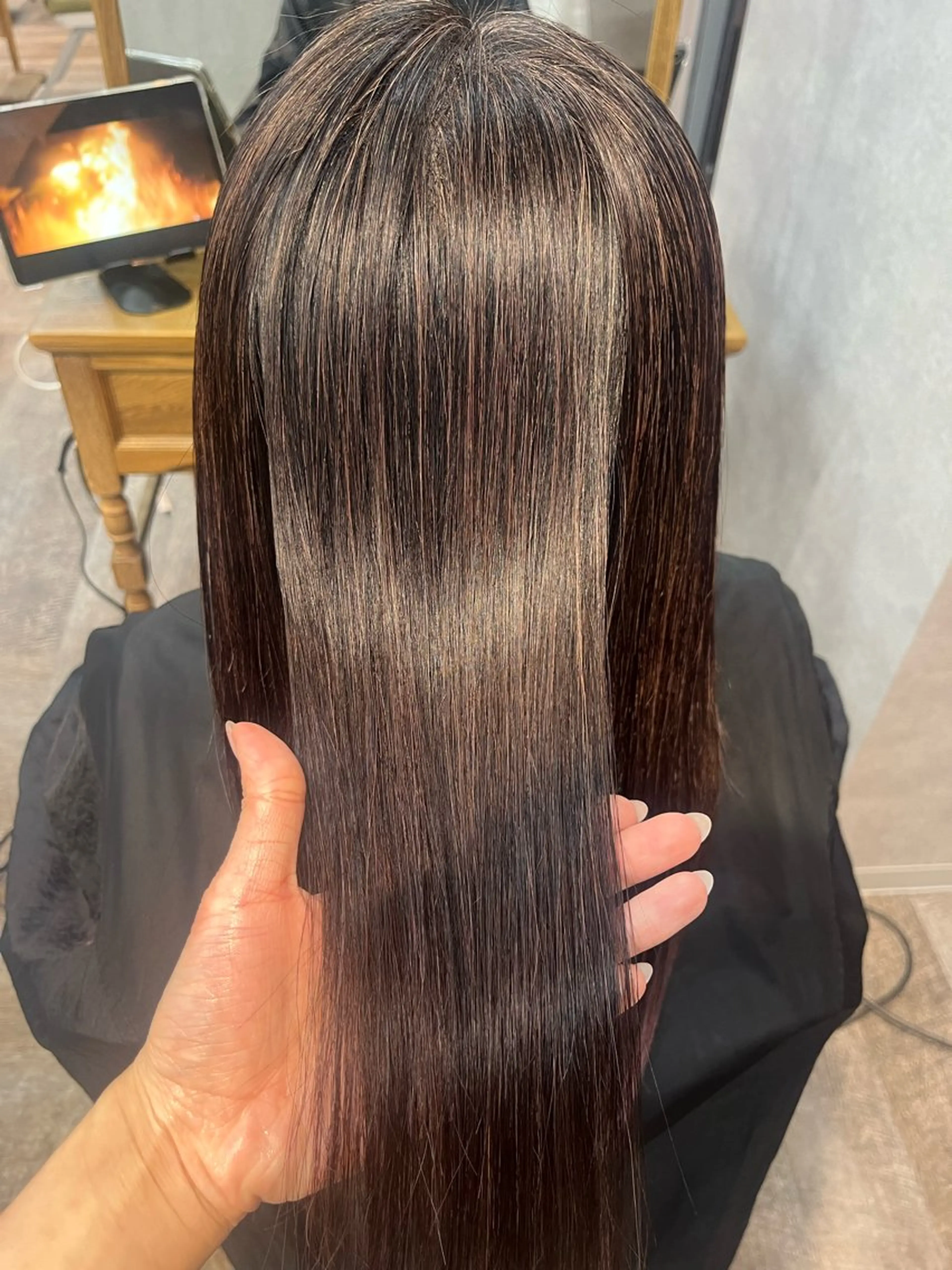 ロング 縮毛矯正 縮毛矯正 トリートメント こと 🐰のヘアスタイル