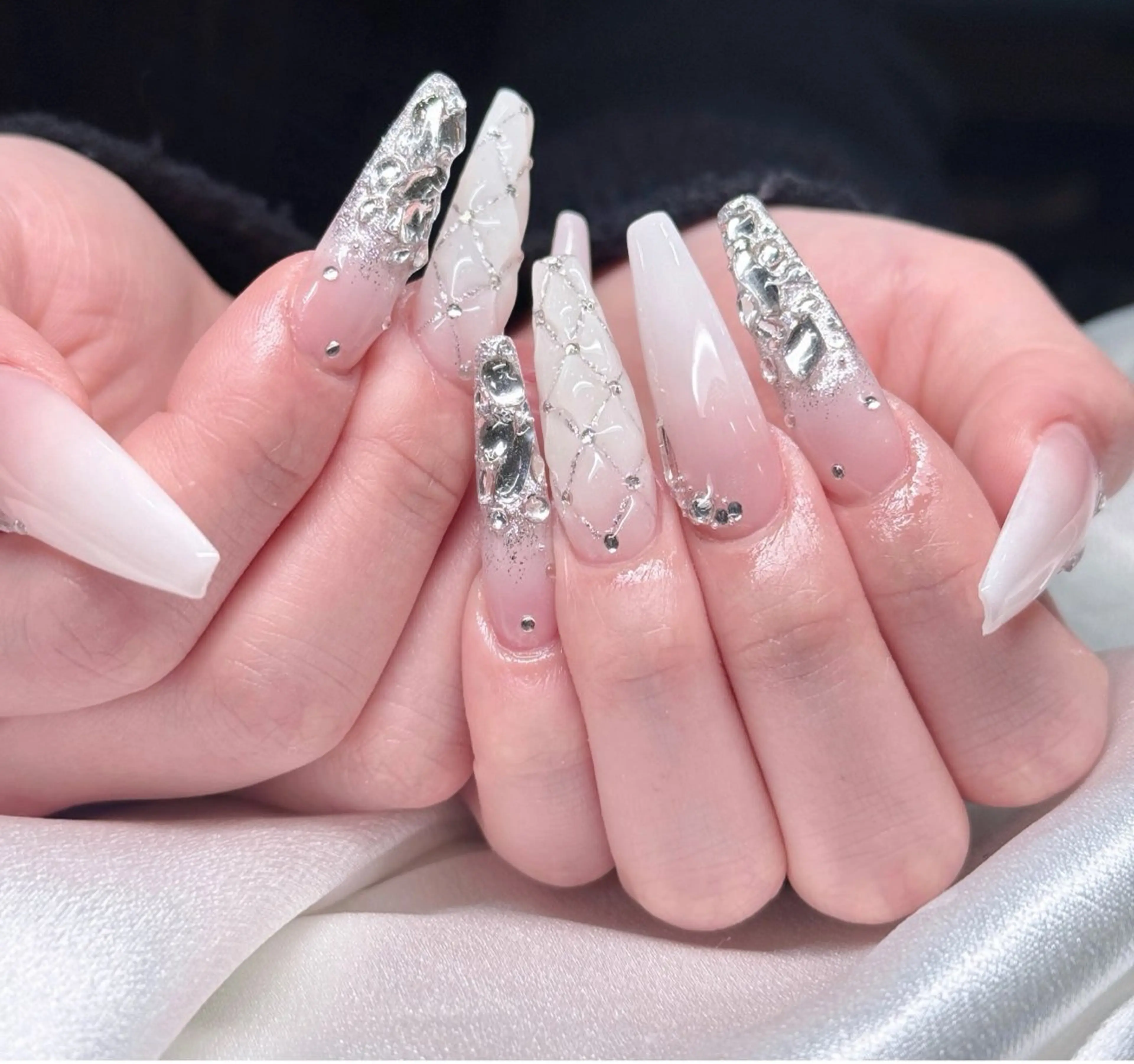 ネイル オーロラネイル ブルー チークネイル フットネイル フレンチネイル ハンドネイル REI レイのネイルデザイン