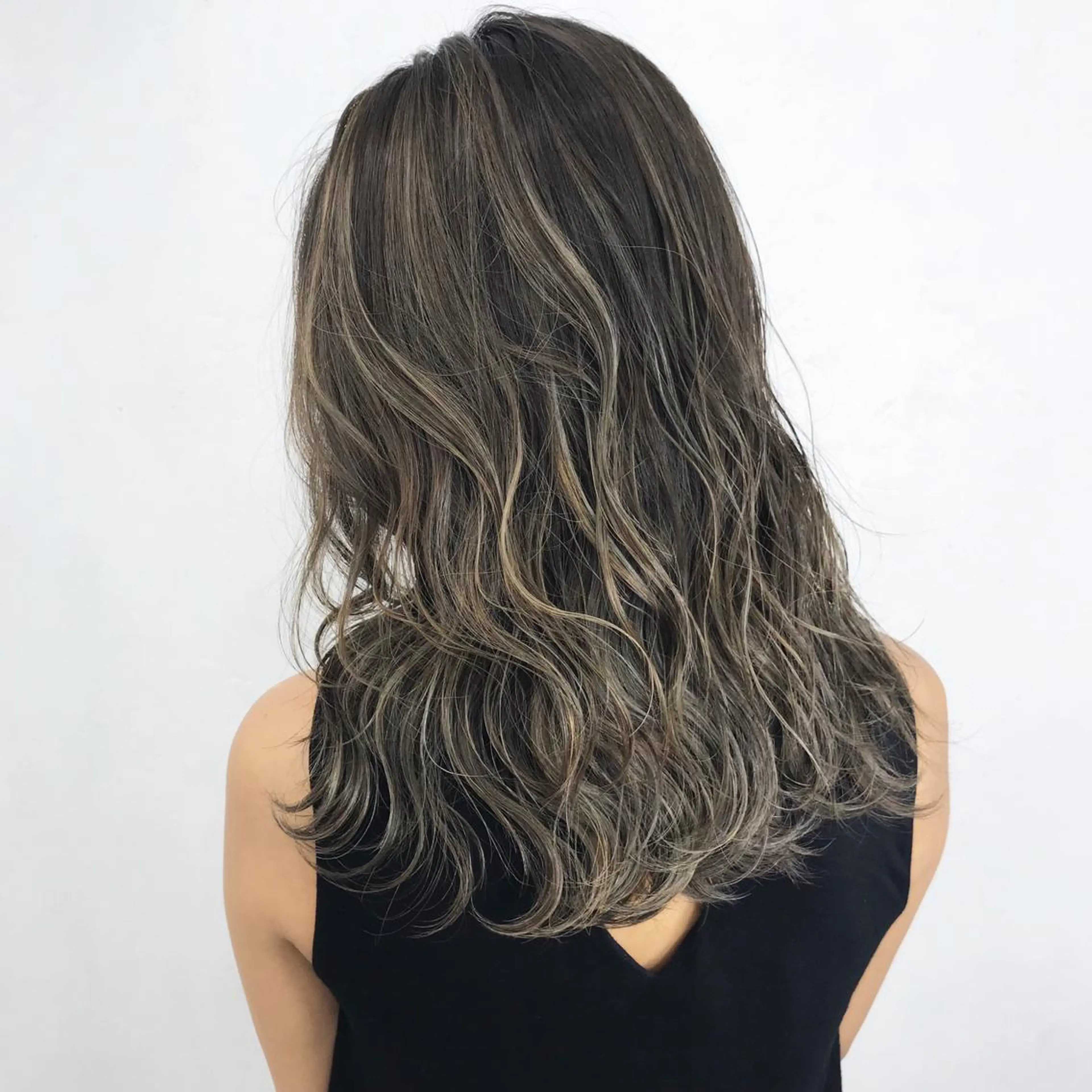 ロング カラー LUSTRE クロサワのヘアスタイル