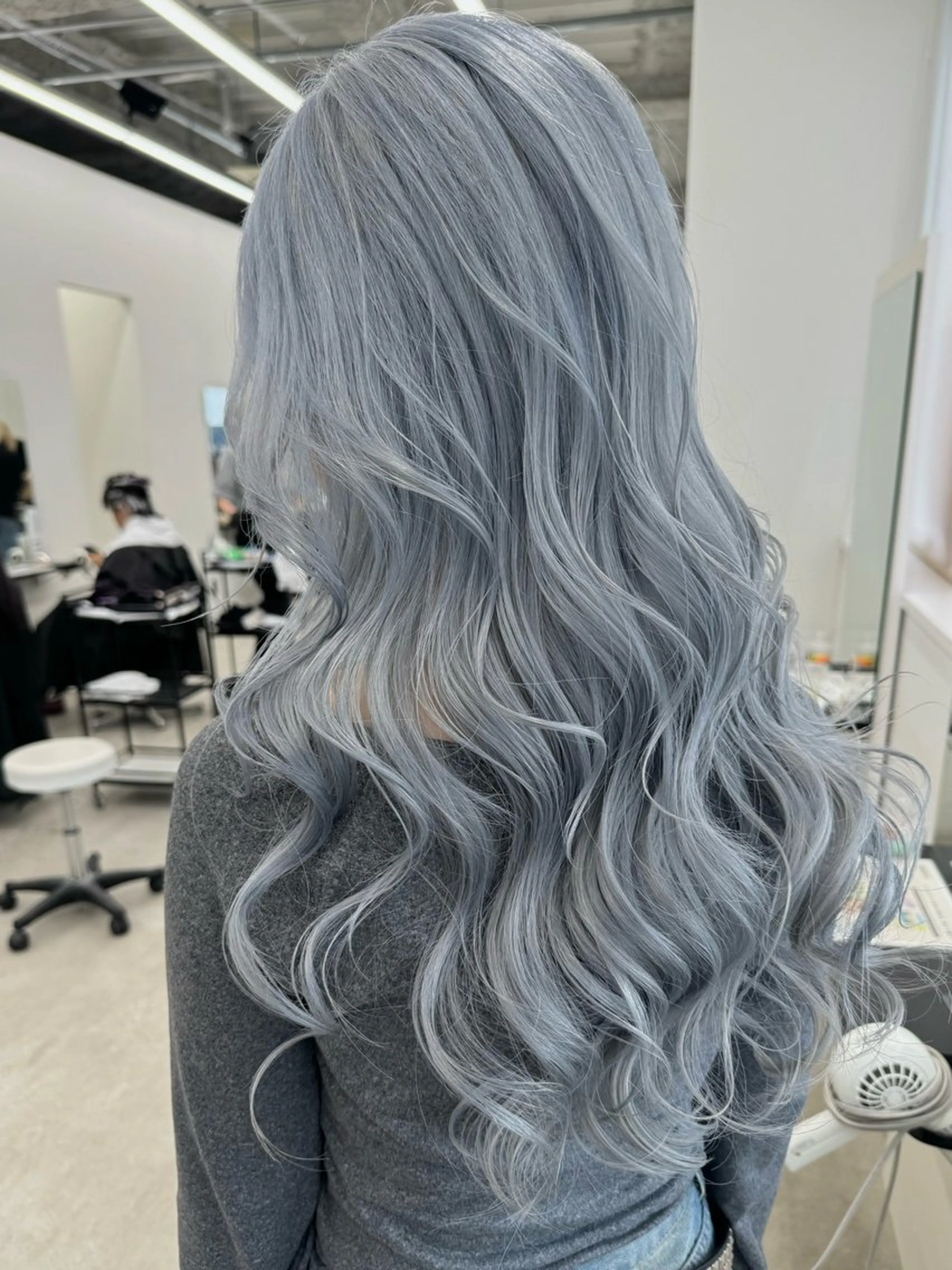 カラー ブリーチ ハイトーンカラー 和木坂 日美のヘアスタイル