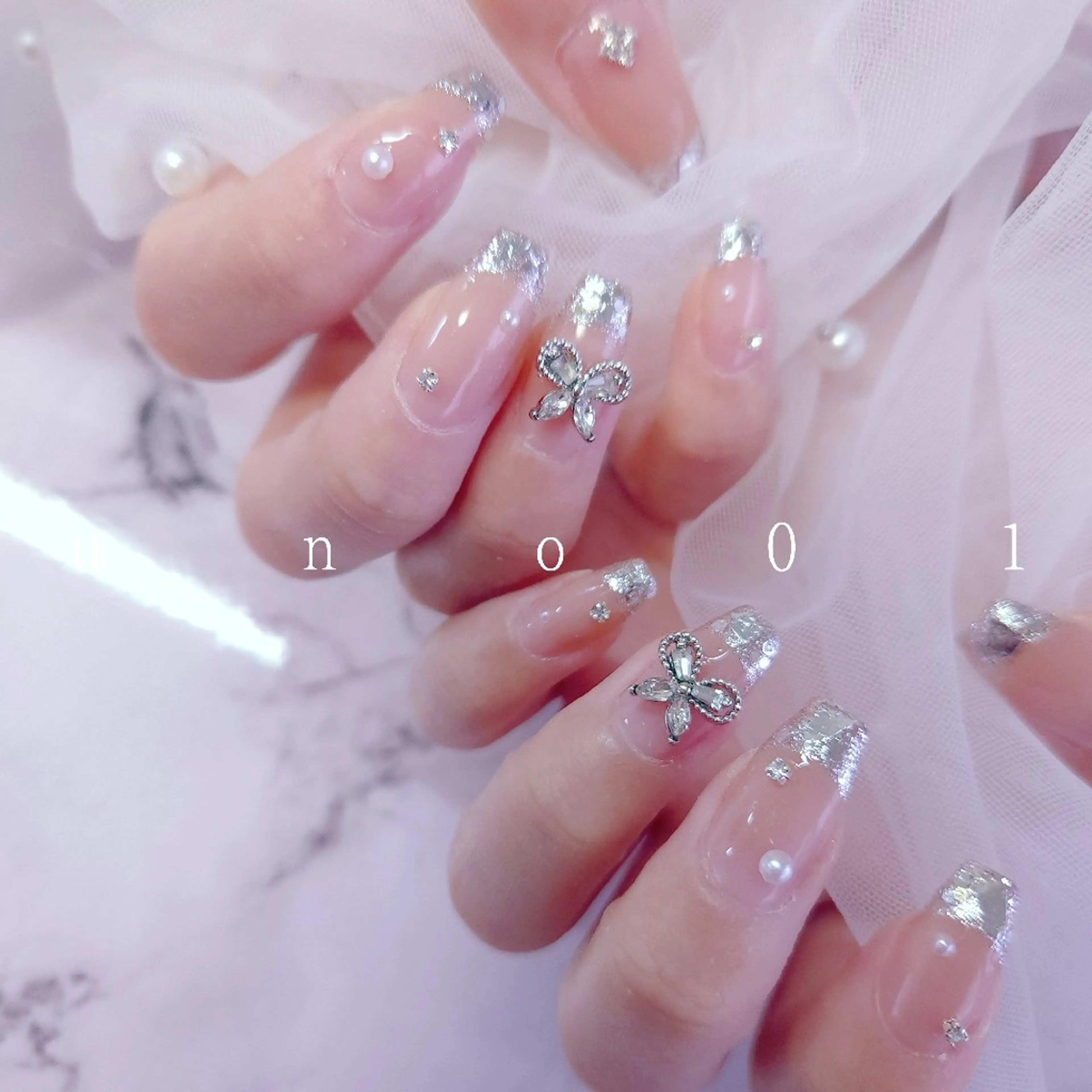 ネイル ハンドネイル 梅田🦄中崎町🩵 u n o 0 1のネイルデザイン