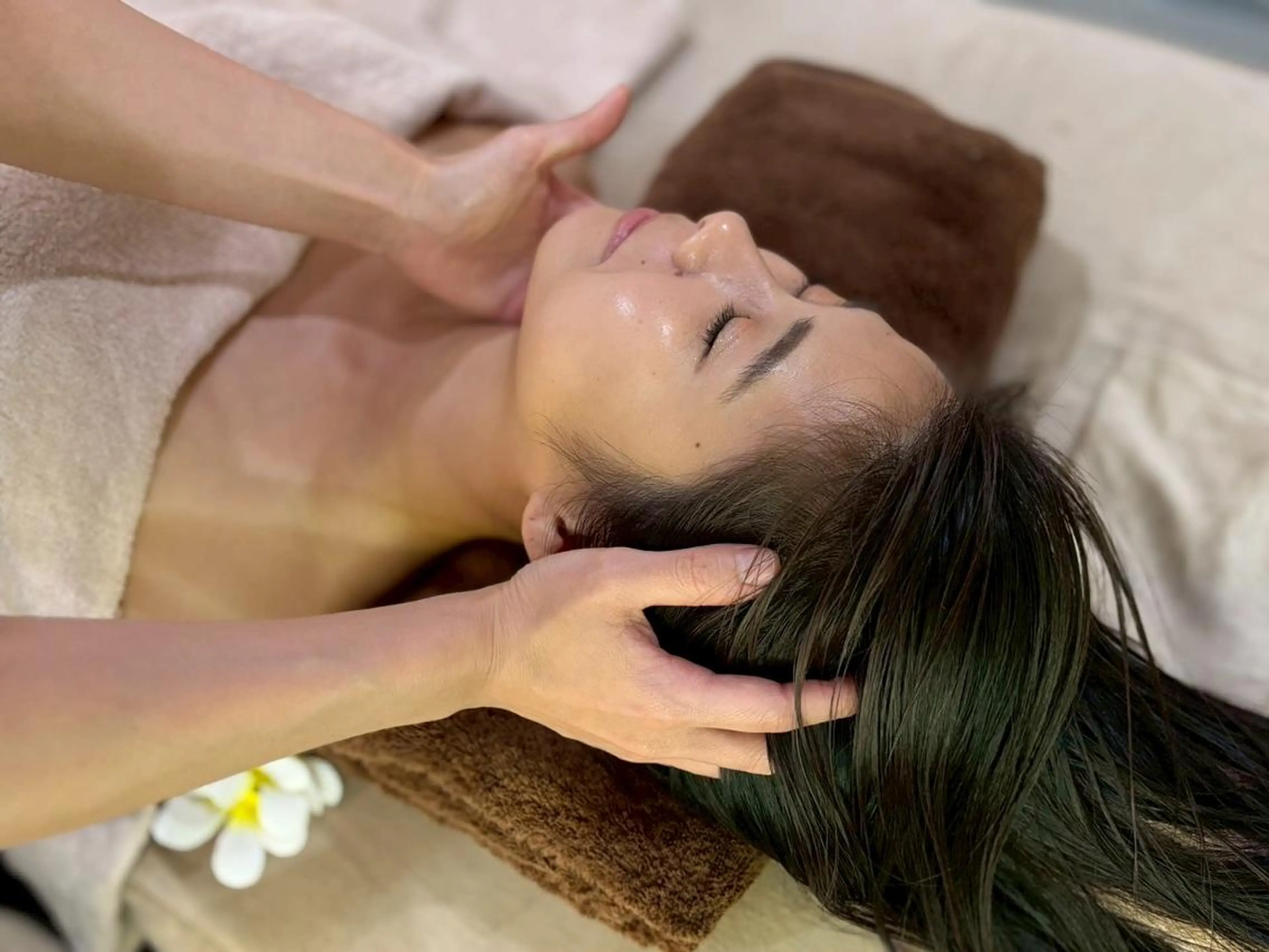 今だけ更に500円OFF💖【ご褒美ケア🌹】アロマ香る🌸極上フェイシャル＆デコルテ・肩首・ヘッド ケア90分の写真