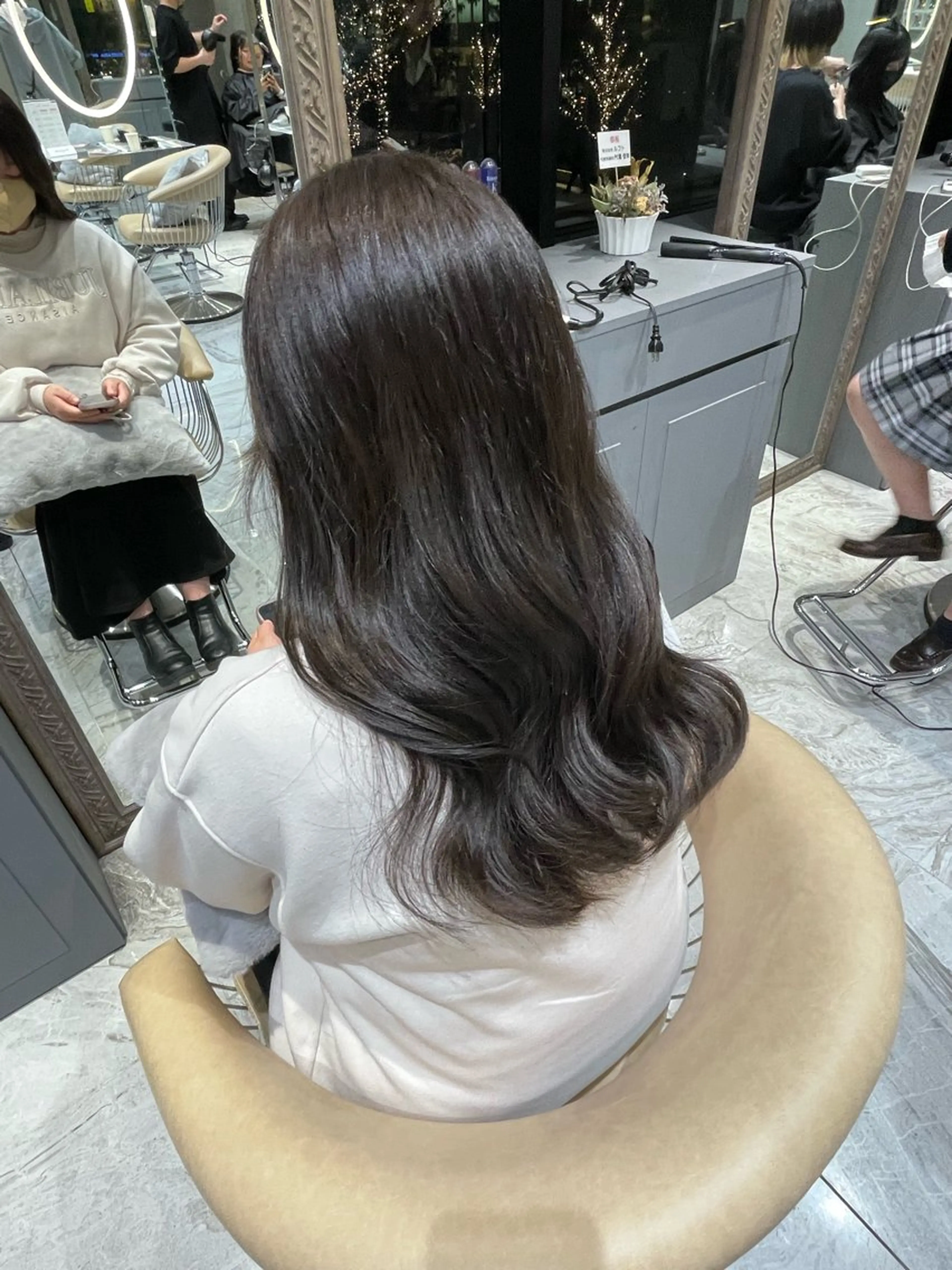 ロング ヘアカラー トリートメント 顔周り\エクステ\ 透明感カラー\まりんのヘアスタイル