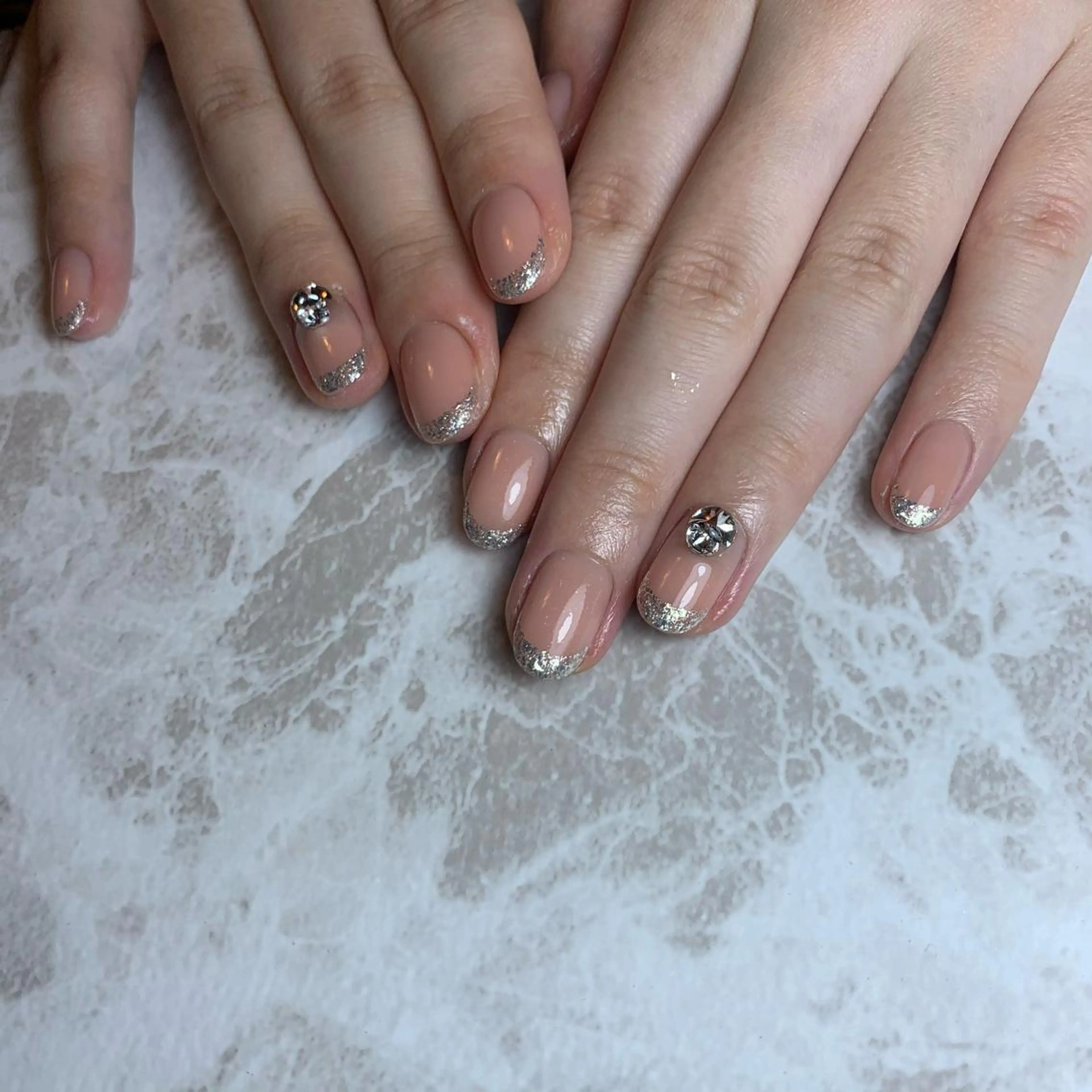 ネイル キラキラネイル 里見 麗のネイルデザイン