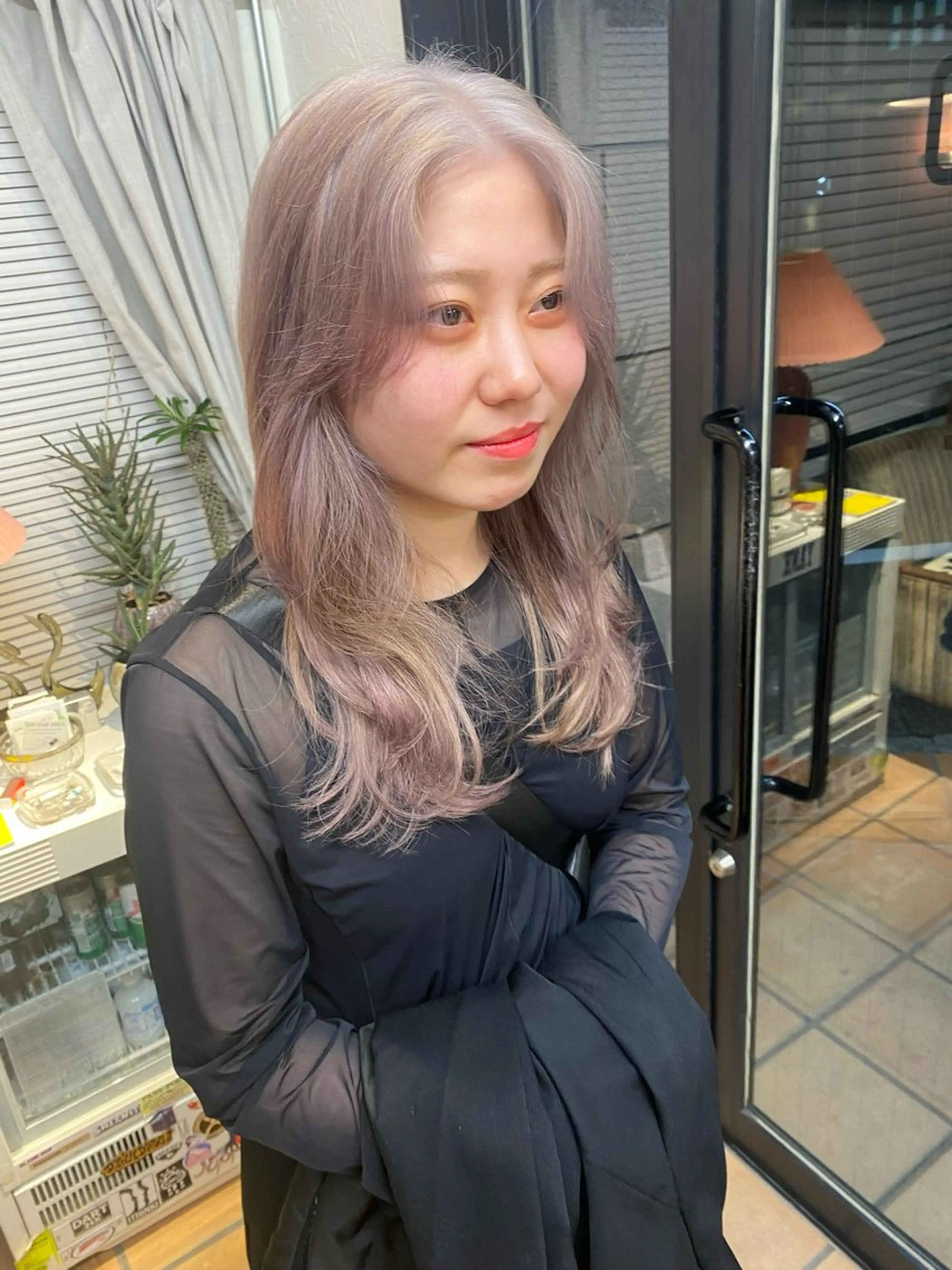 ロング カラー ブリーチ ダブルカラー ピンクカラー ホワイトピンク レイヤーカット カット ヘアカラー トリートメント 末崎 聖子のヘアスタイル