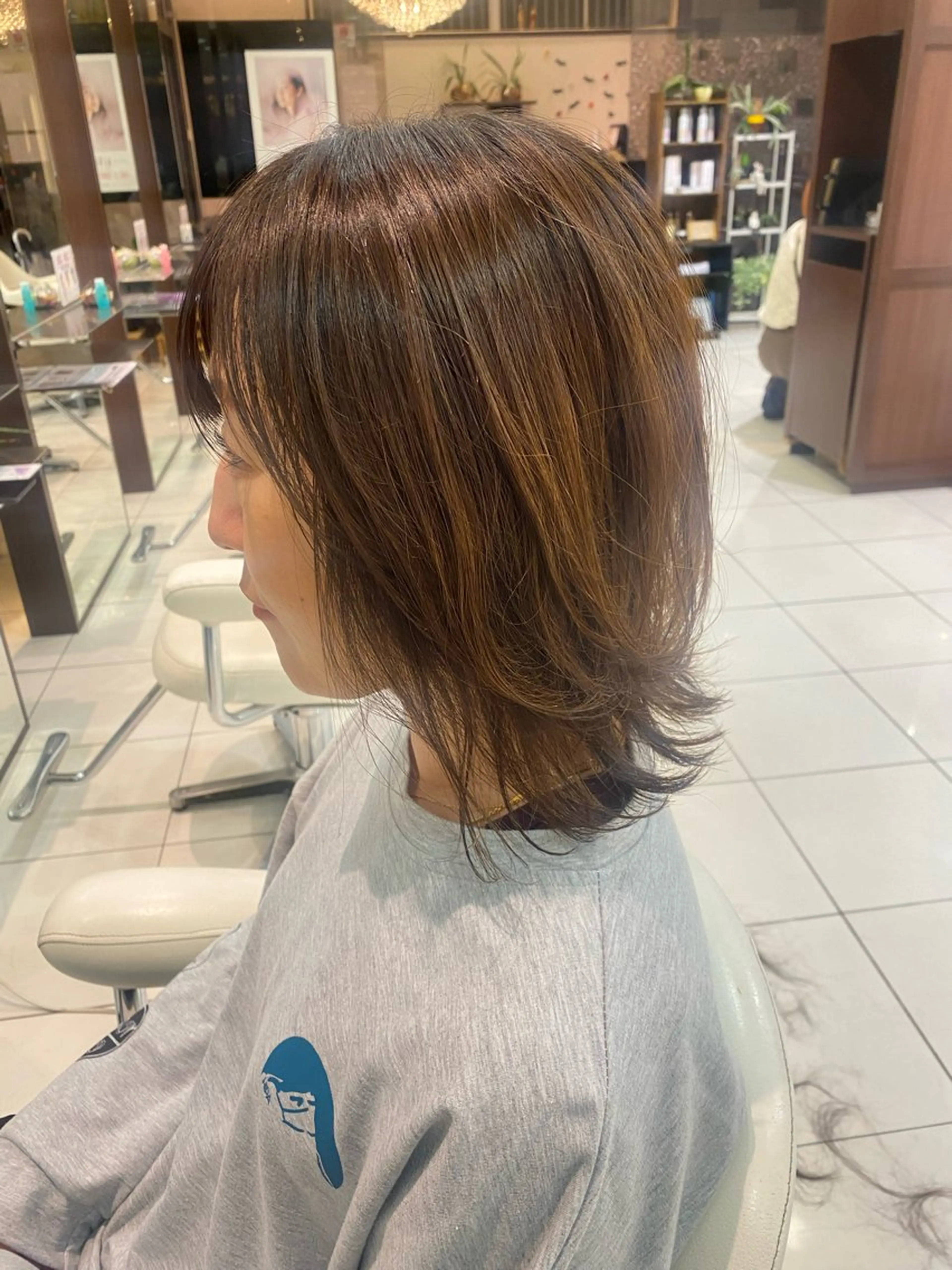 ミディアム 内山 歩美のヘアスタイル