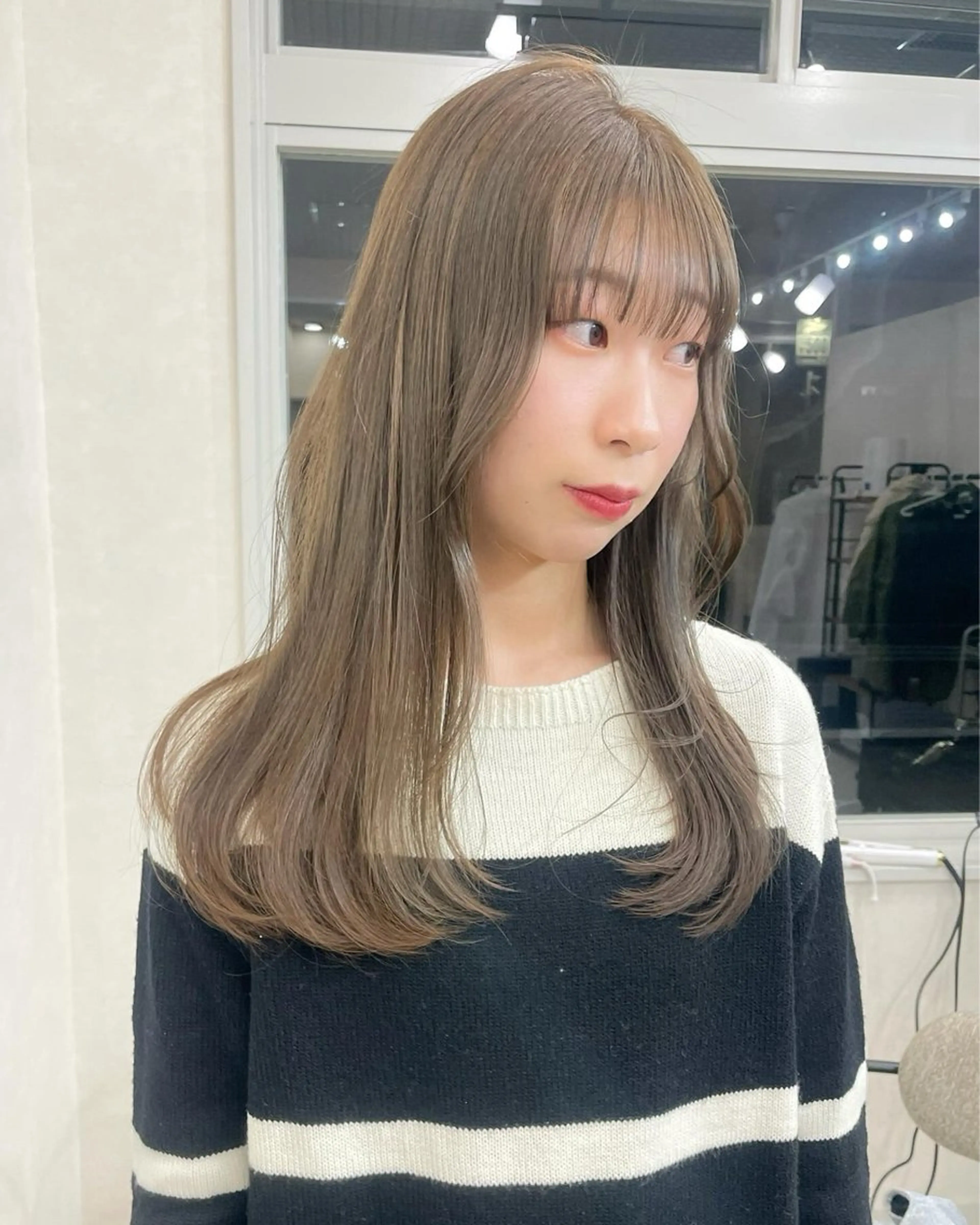 セミロング カラー ブリーチ ダブルカラー ブリーチなしカラー mir MIYUのヘアスタイル