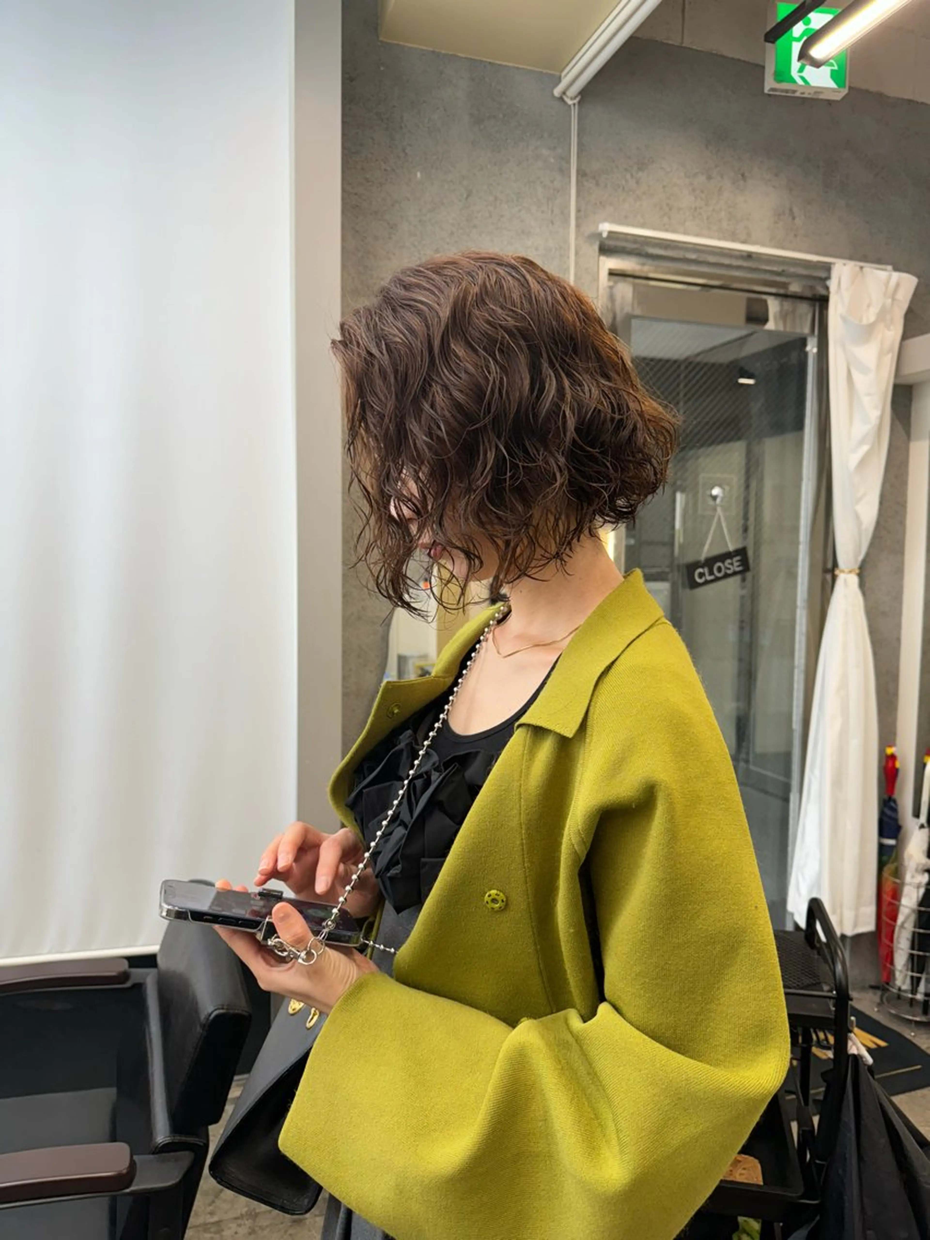 ショート カラー パーマ スパイラルパーマ カット ヘアカラー パーマ 早瀬裕之 パーマのヘアスタイル