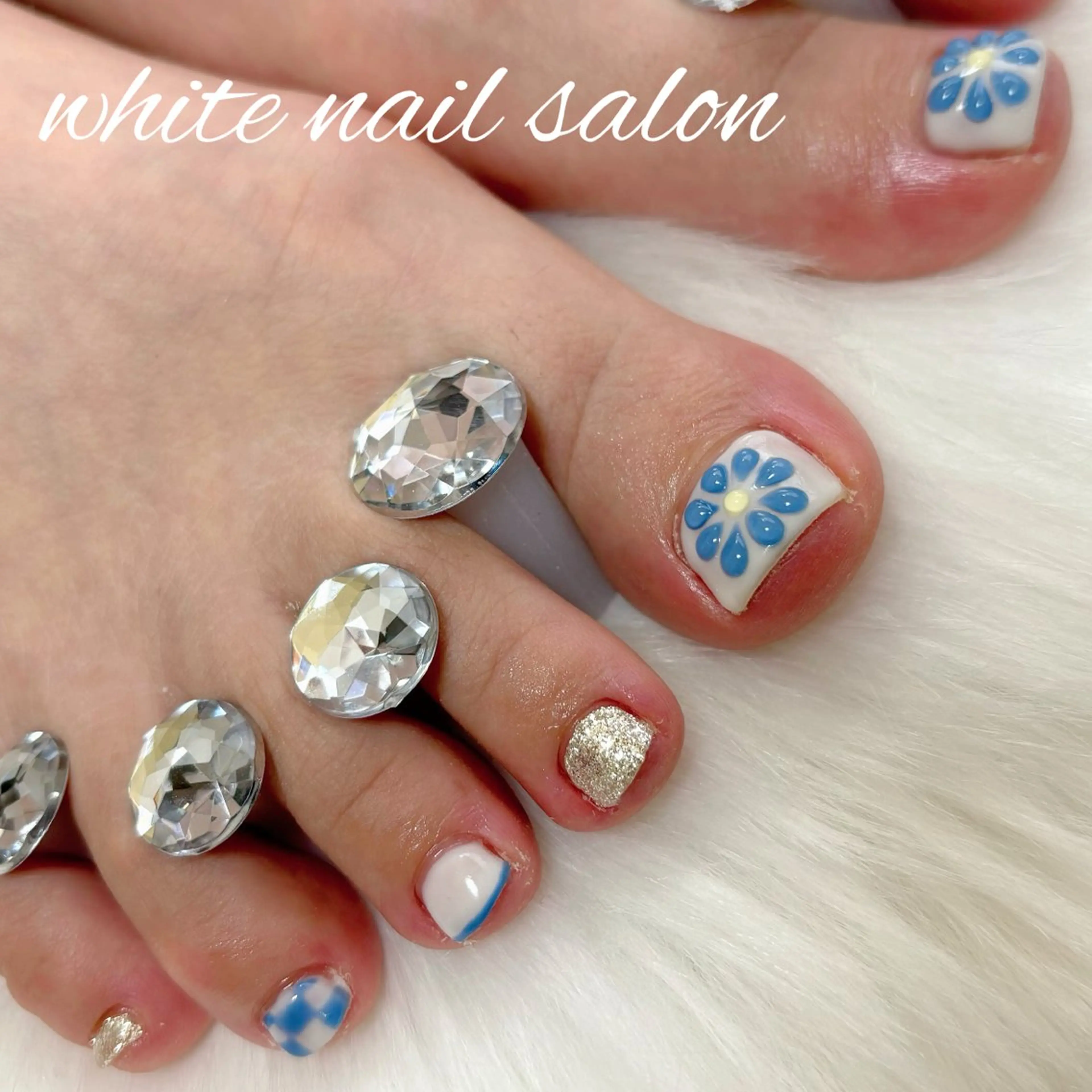 ネイル ホワイト フットネイル white nail salonのネイルデザイン