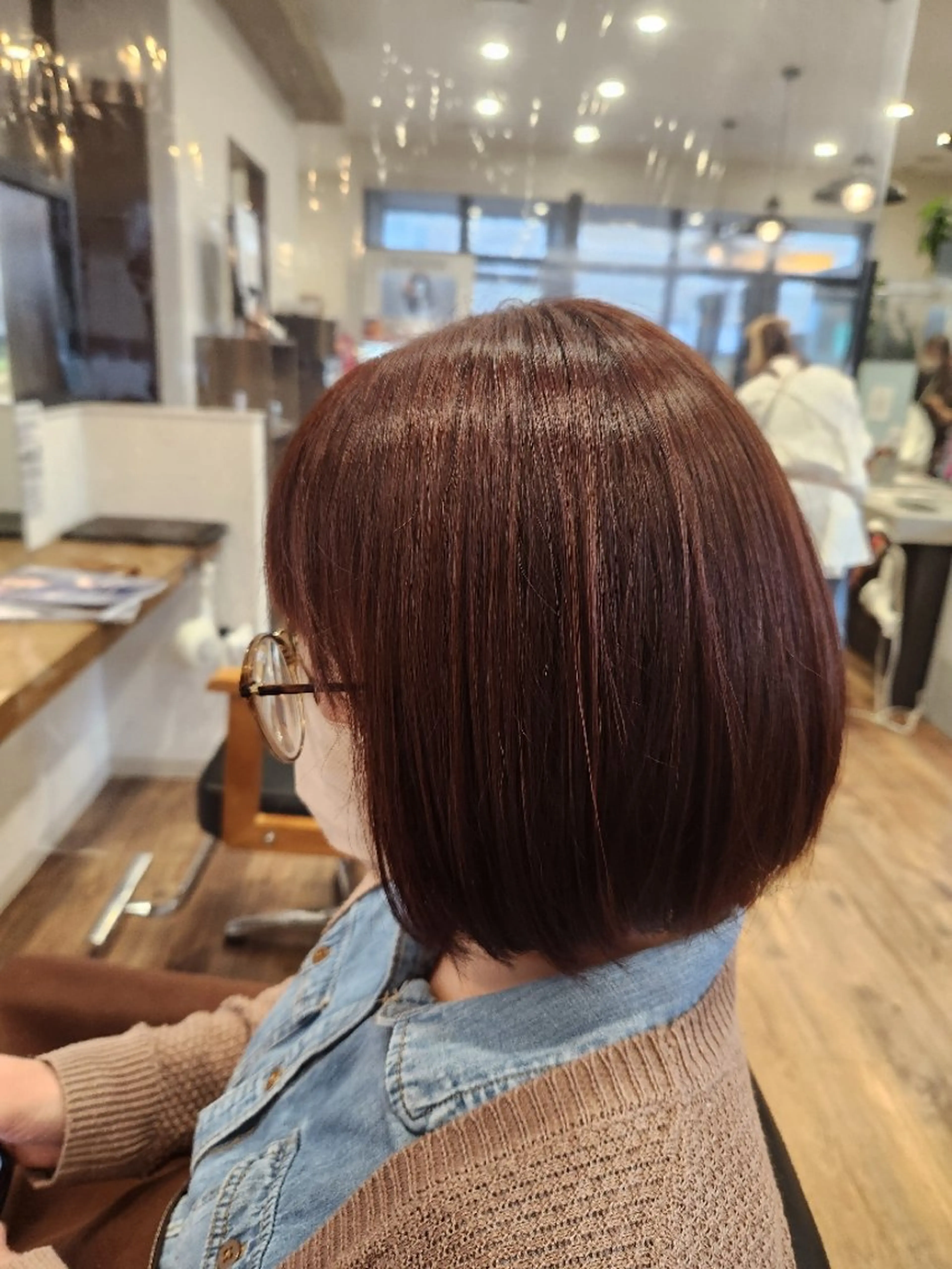 カラー ミディアム 橘　 莉穂のヘアスタイル