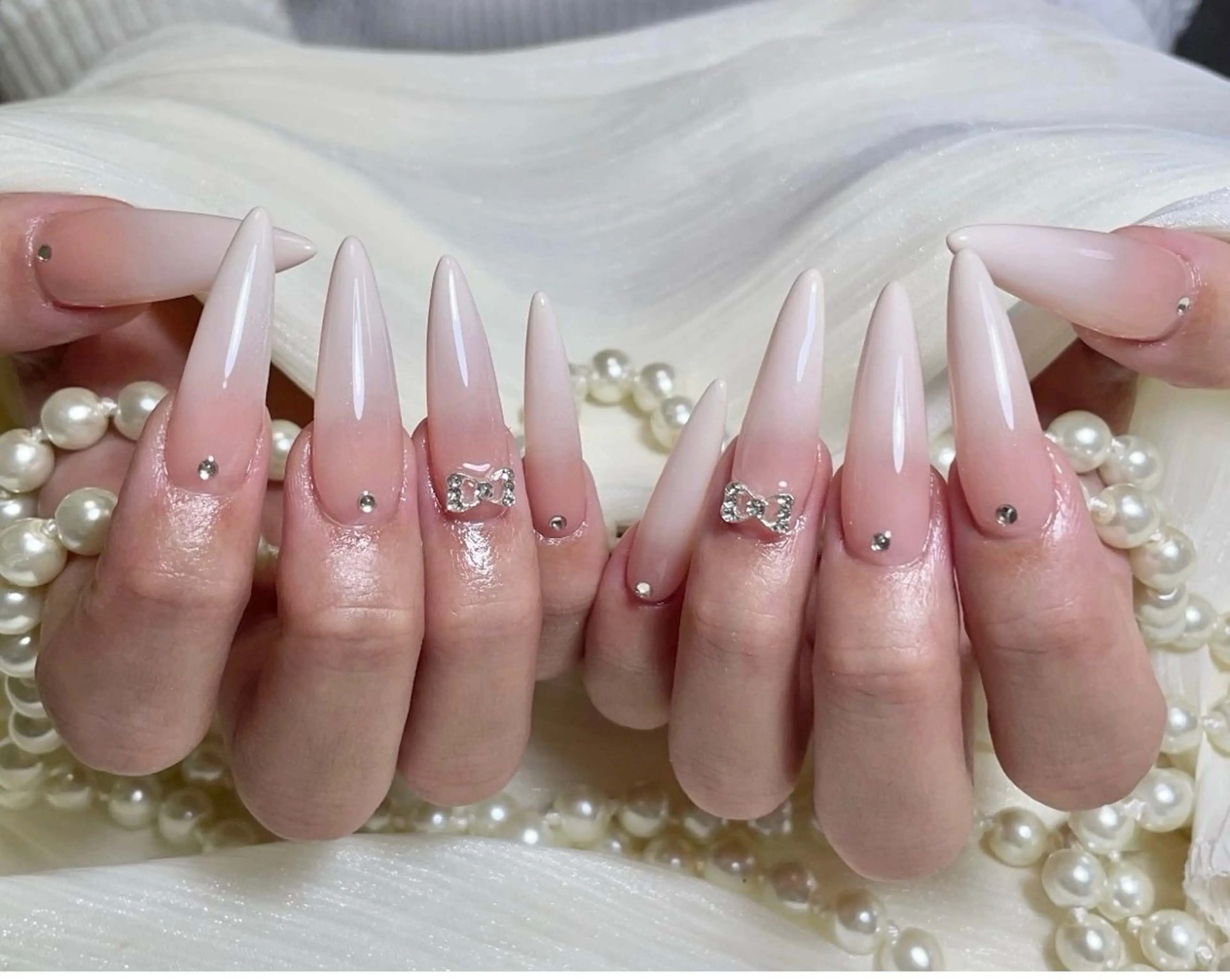 ネイル ハンドネイル 長さ出し専門 パーツのネイルデザイン