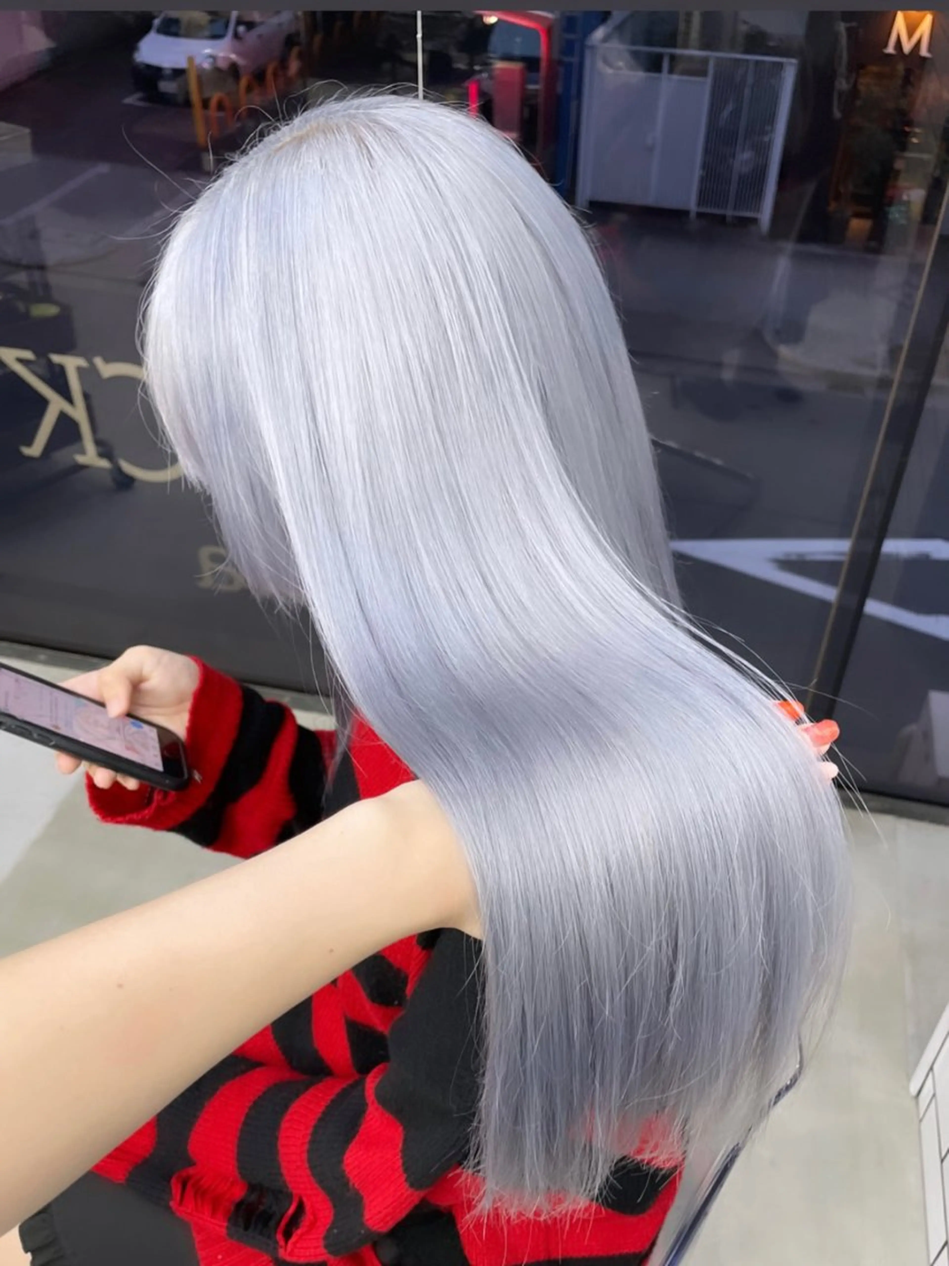 ロング カラー 天野 タイナのヘアスタイル