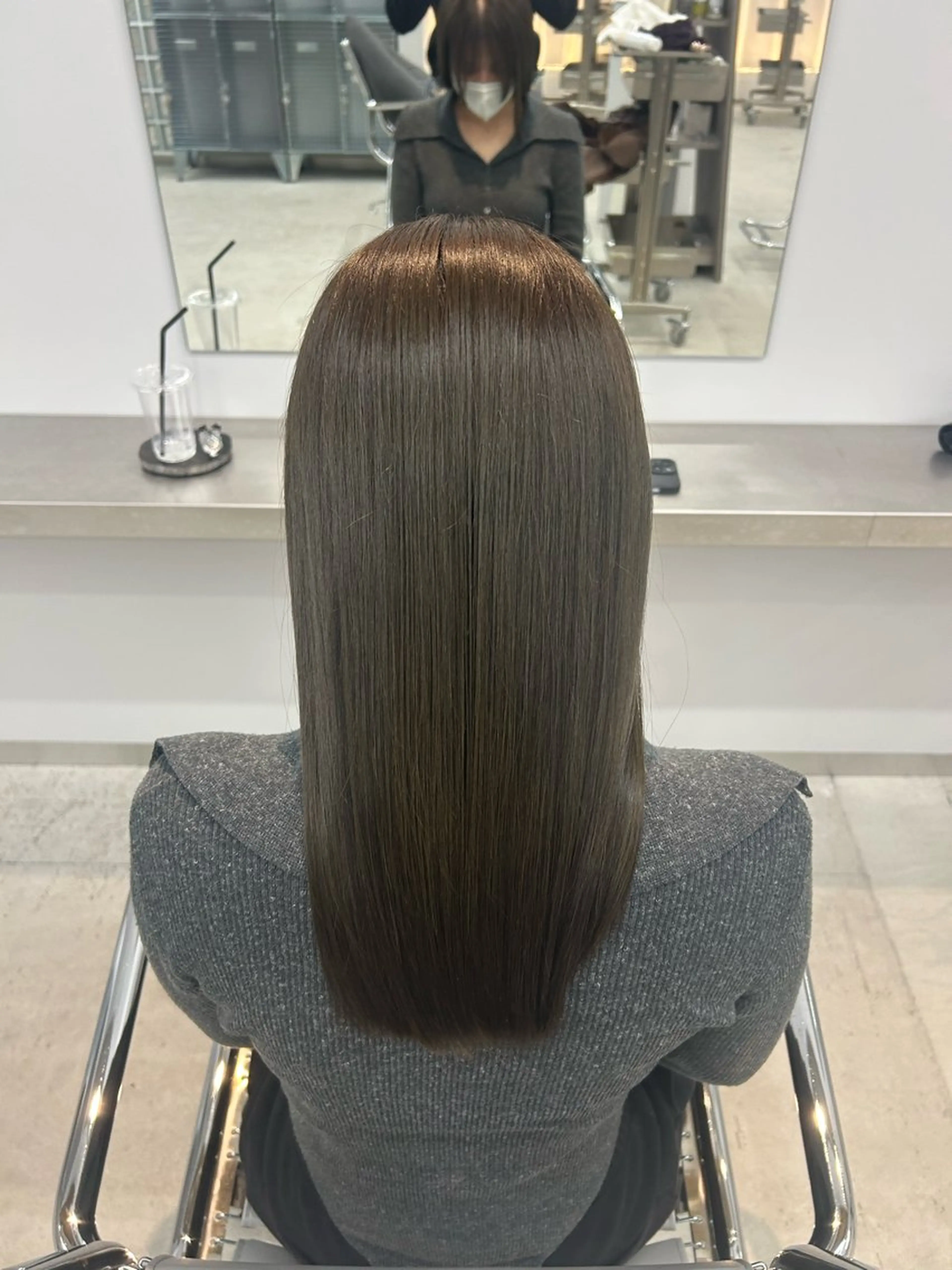 カラー 川﨑 晴菜のヘアスタイル