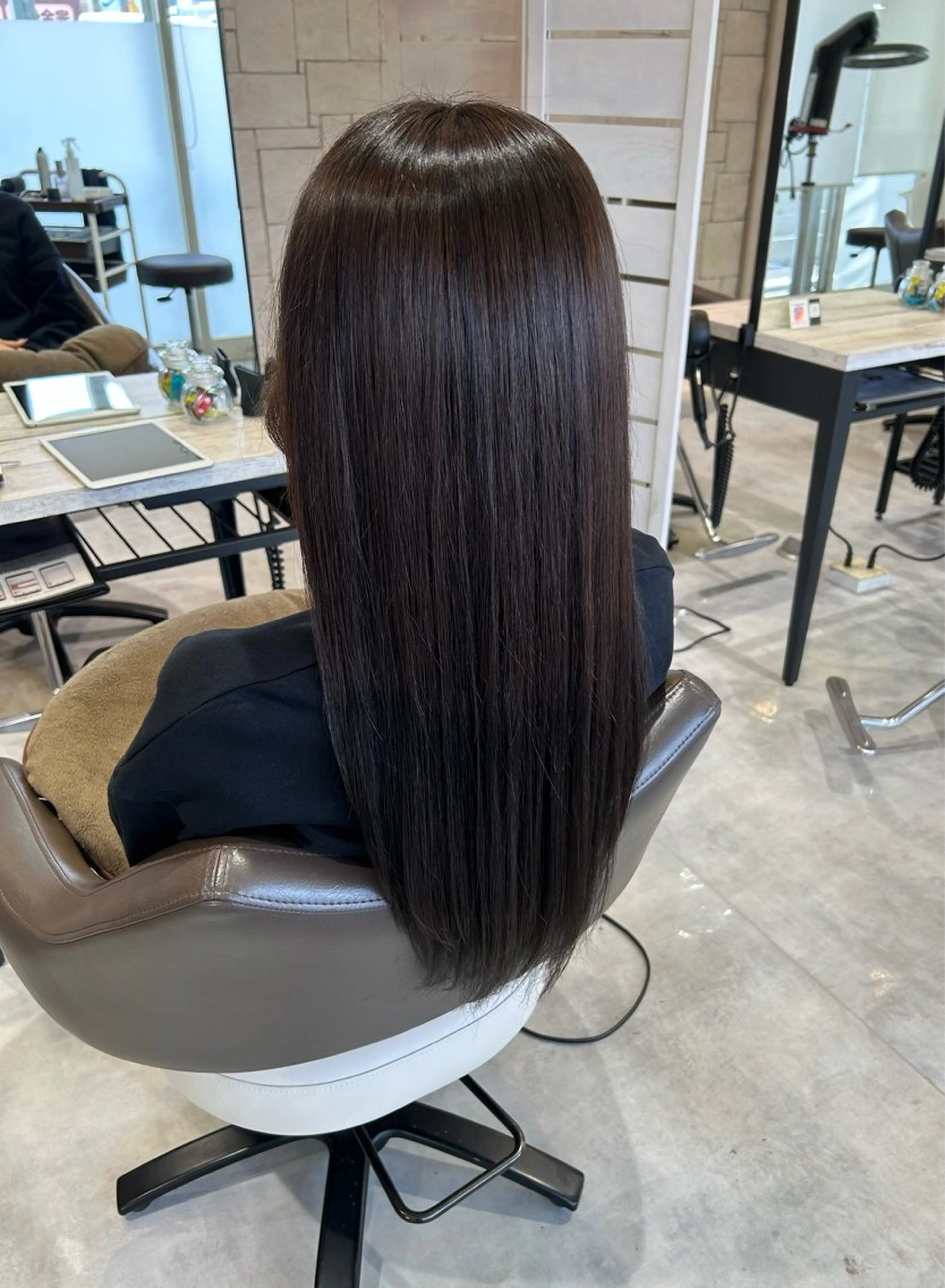 ロング カラー ブラウンカラー ショコラブラウン ヘアカラー トリートメント 小出 彩水のヘアスタイル