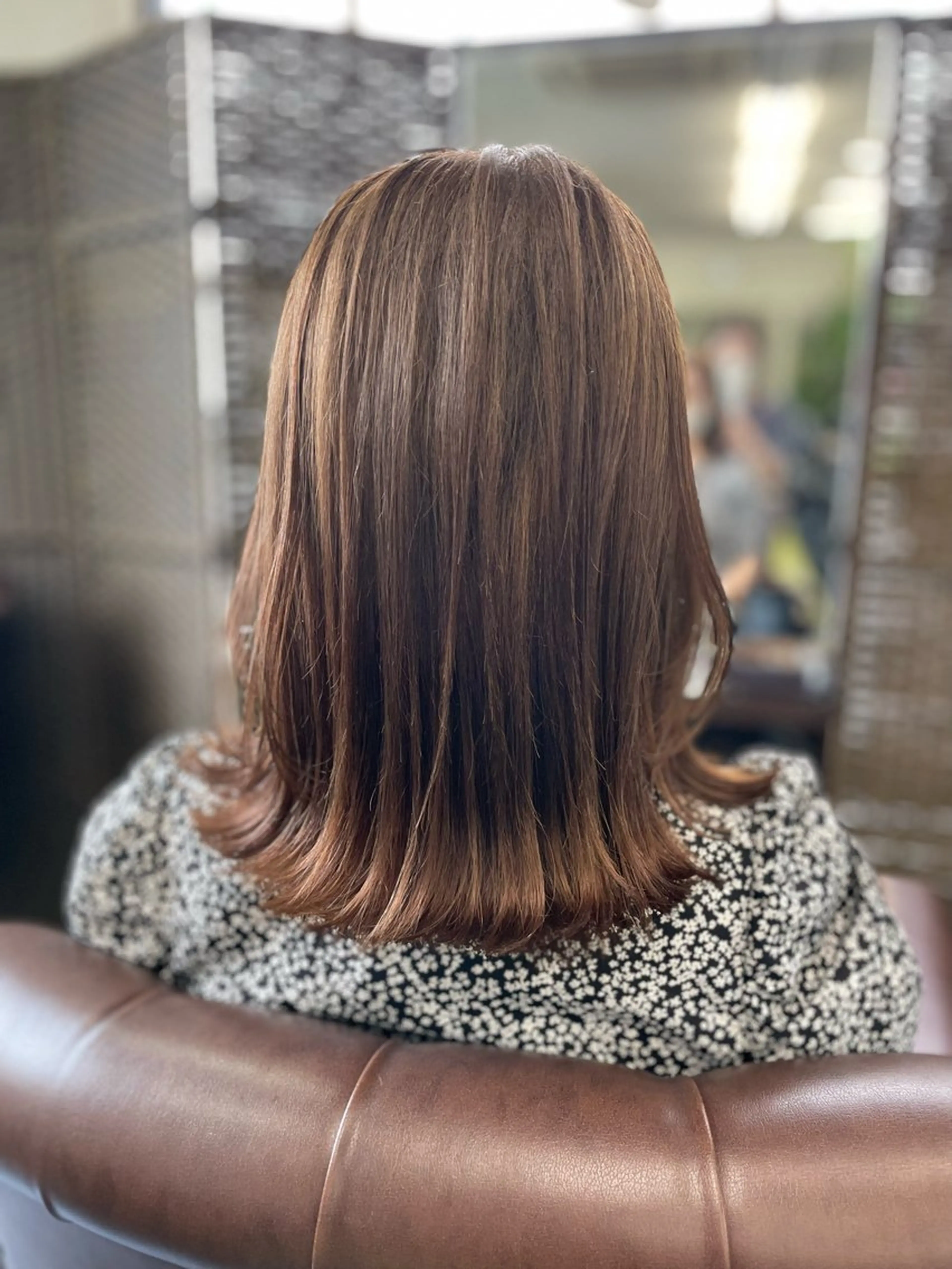 ミディアム 顔周りカット レイヤーカット カット 沢田 瞳のヘアスタイル