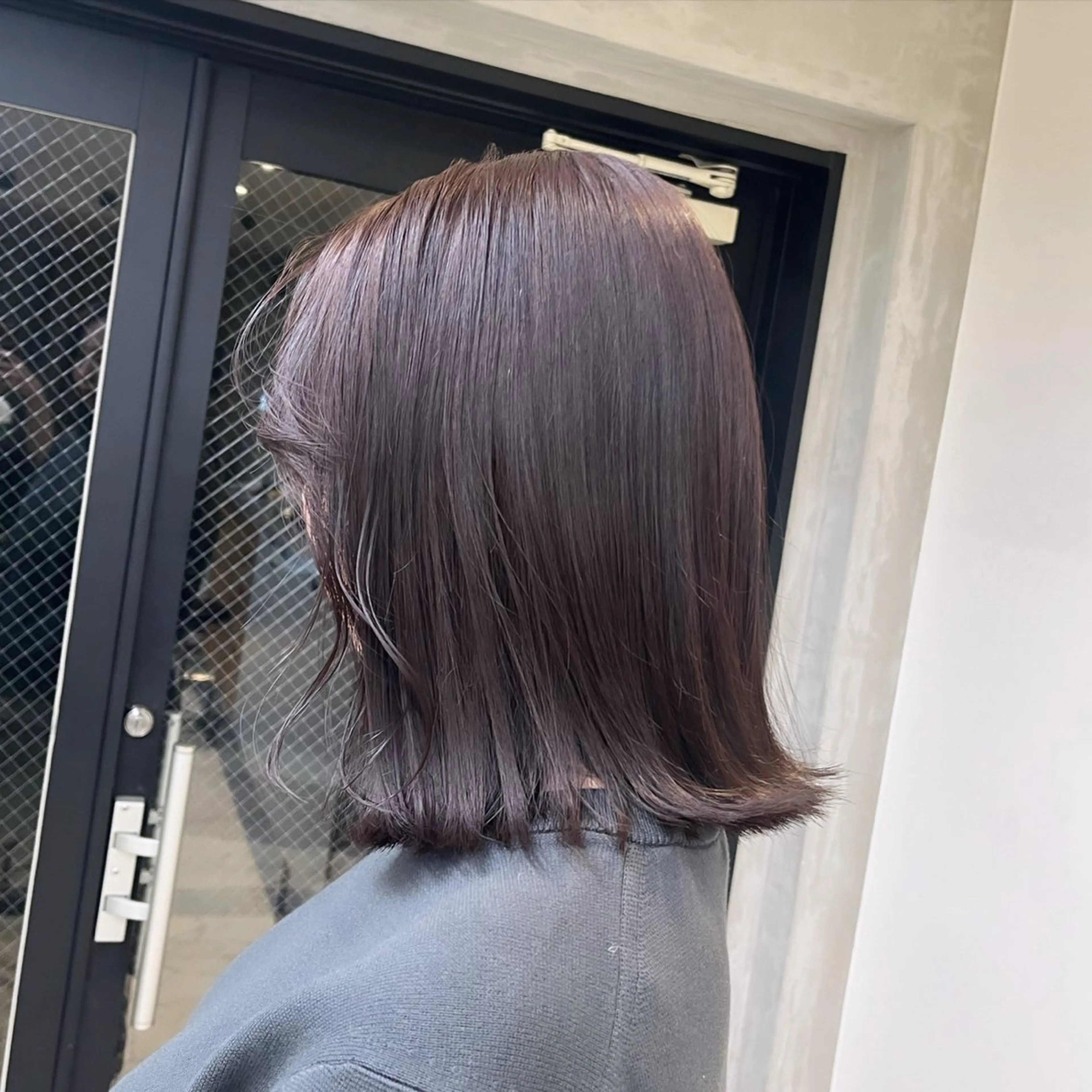 ミディアム カラー ベージュカラー ブラウンカラー ブラウンベージュ ショコラグレージュ 透明感カラー ヘアカラー トリートメント ヘッドスパ ヘアセット カジュアルを女っぽく 𝗮𝘆𝗮𝗰𝗼のヘアスタイル