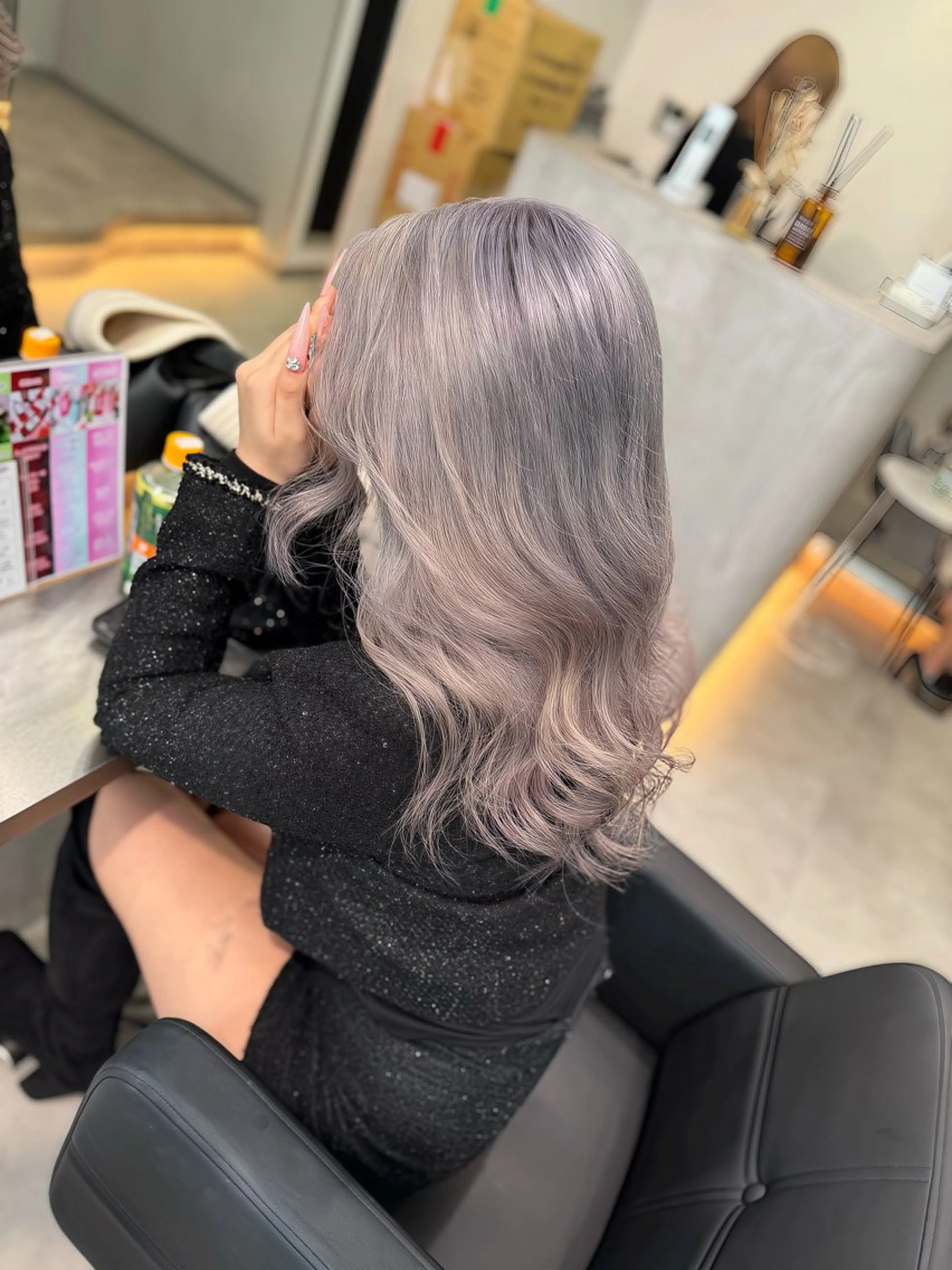 セミロング カラー ラベンダーカラー シルバー ヘアカラー ギャルの女神/ Shionのヘアスタイル