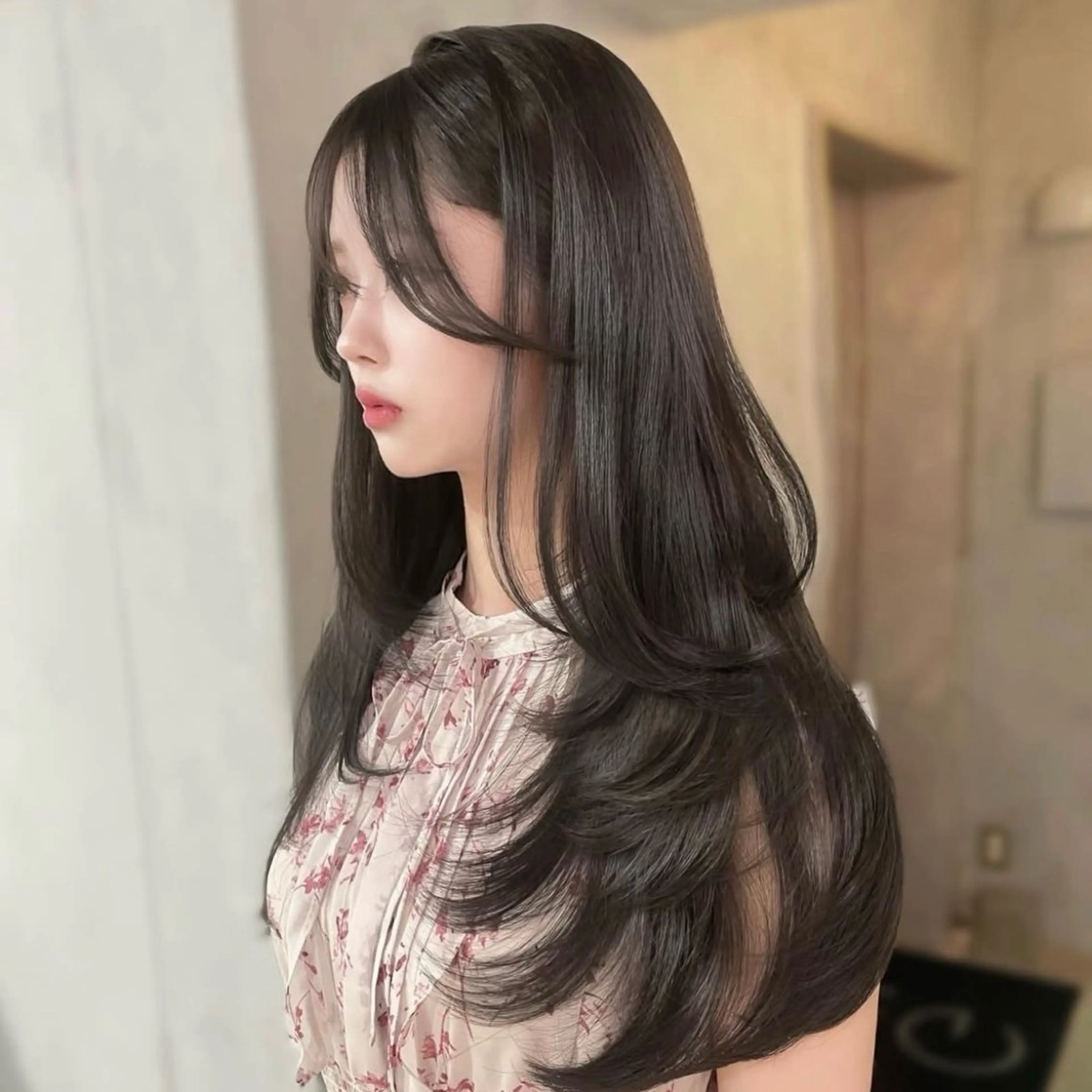 ロング カラー アッシュ アッシュグレー レイヤーカット モテ韓国ヘア/ レイヤー🤍RIKAのヘアスタイル