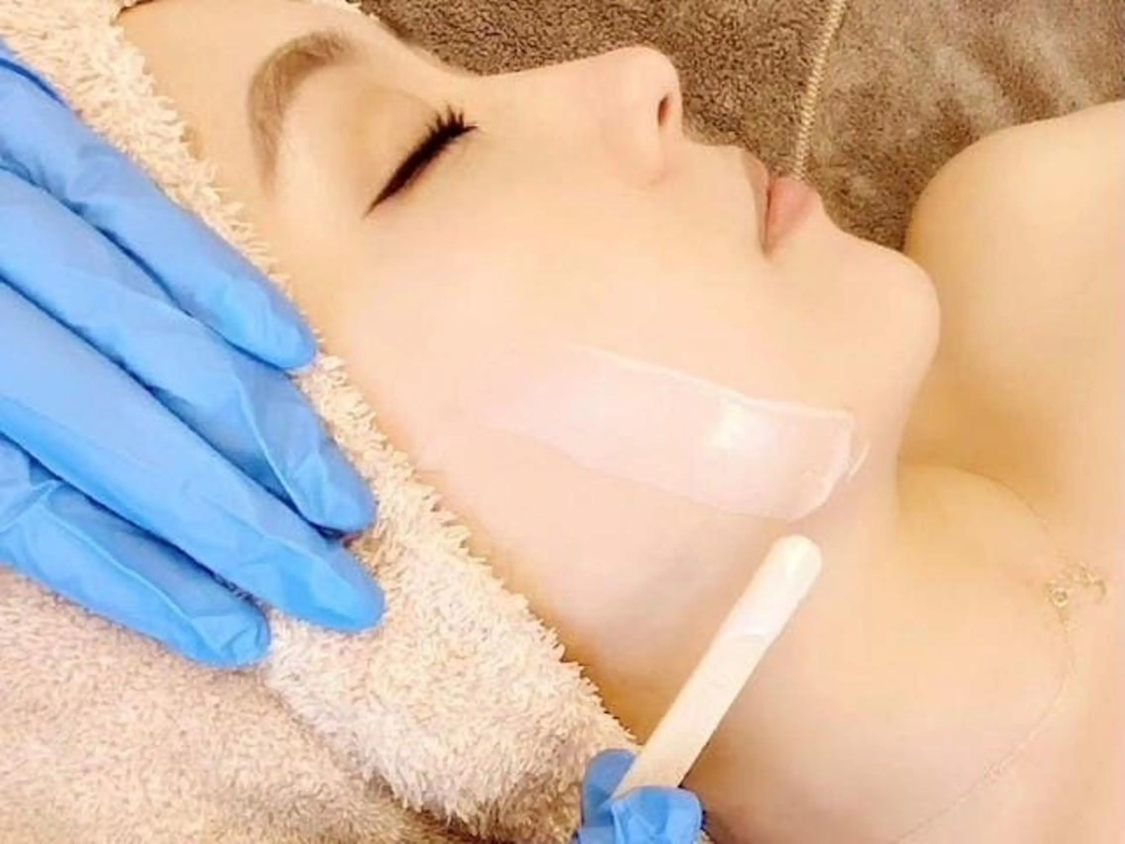 【艶モチ肌】お顔wax脱毛+美容液パックの写真