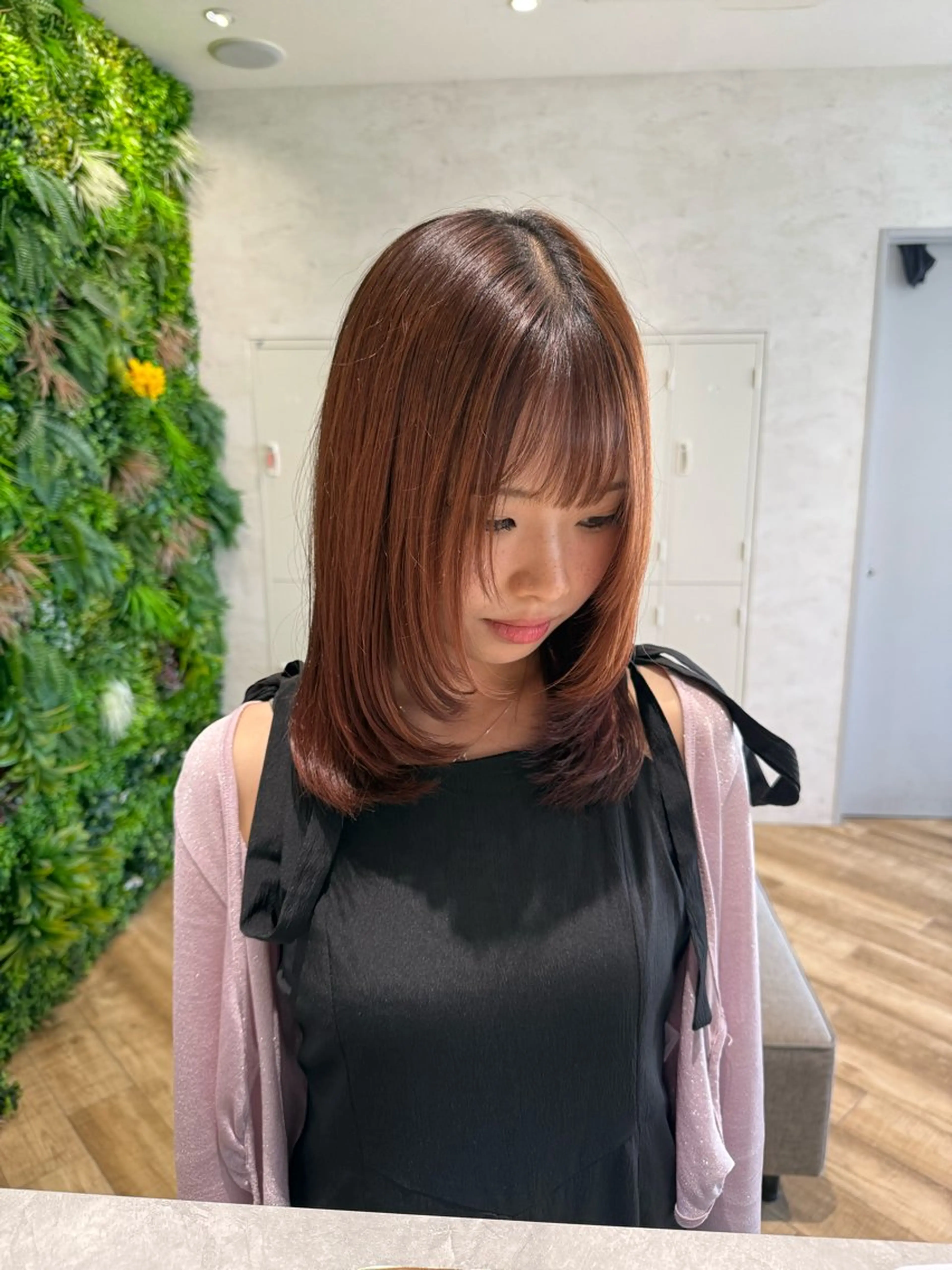 ミディアム 顔まわりレイヤー 顔周りカット レイヤーカット カット ヘアカラー トリートメント 柴田樹/大人可愛い 艶髪カラー/髪質改善のヘアスタイル