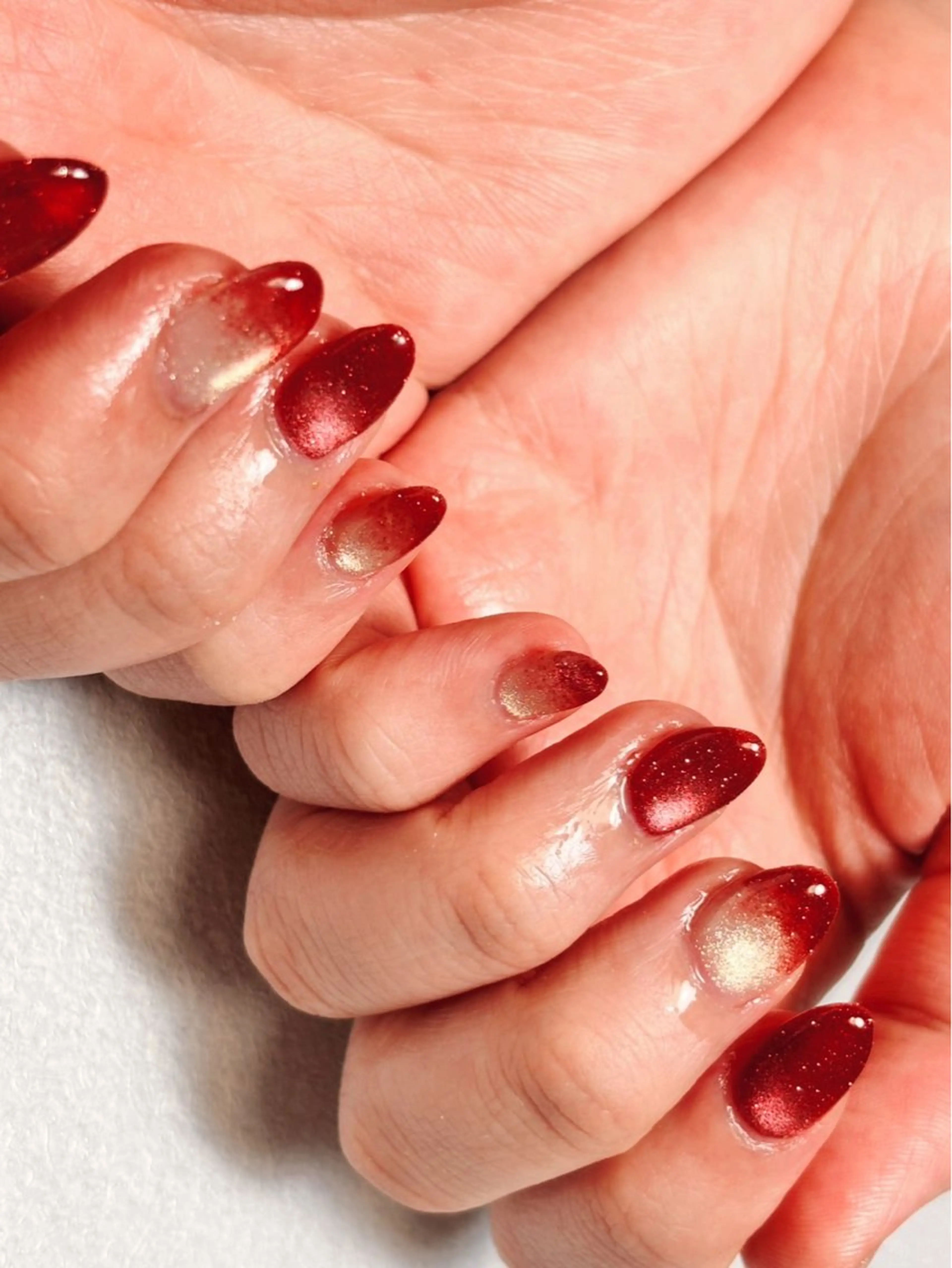 ネイル グラデーション マグネットネイル 赤色 ハンドネイル ishida miokaのネイルデザイン