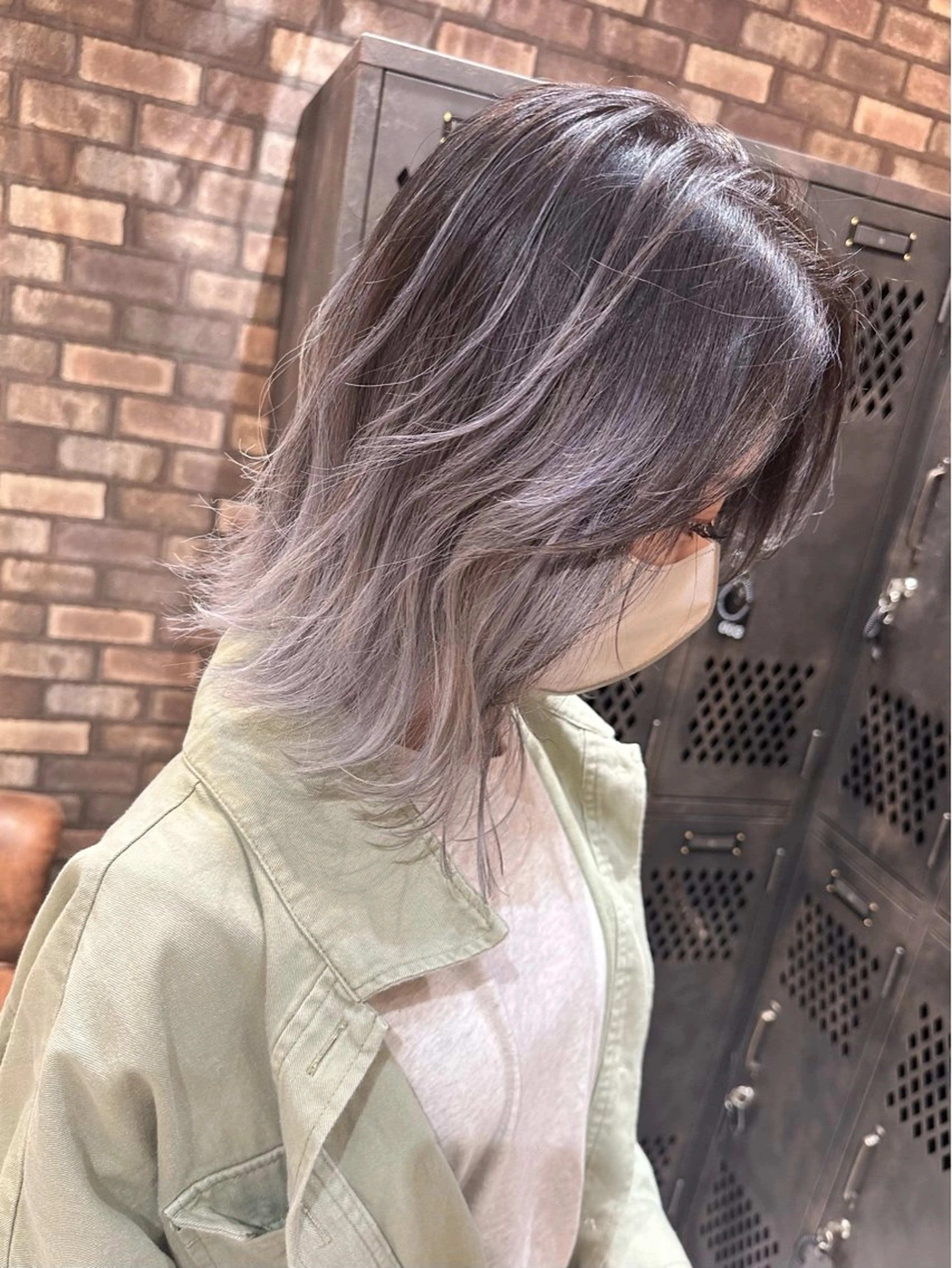 ミディアム レイヤーカット ヘアカラー 🔷ブリーチバレイヤ ージュ🔷飯野達也のヘアスタイル