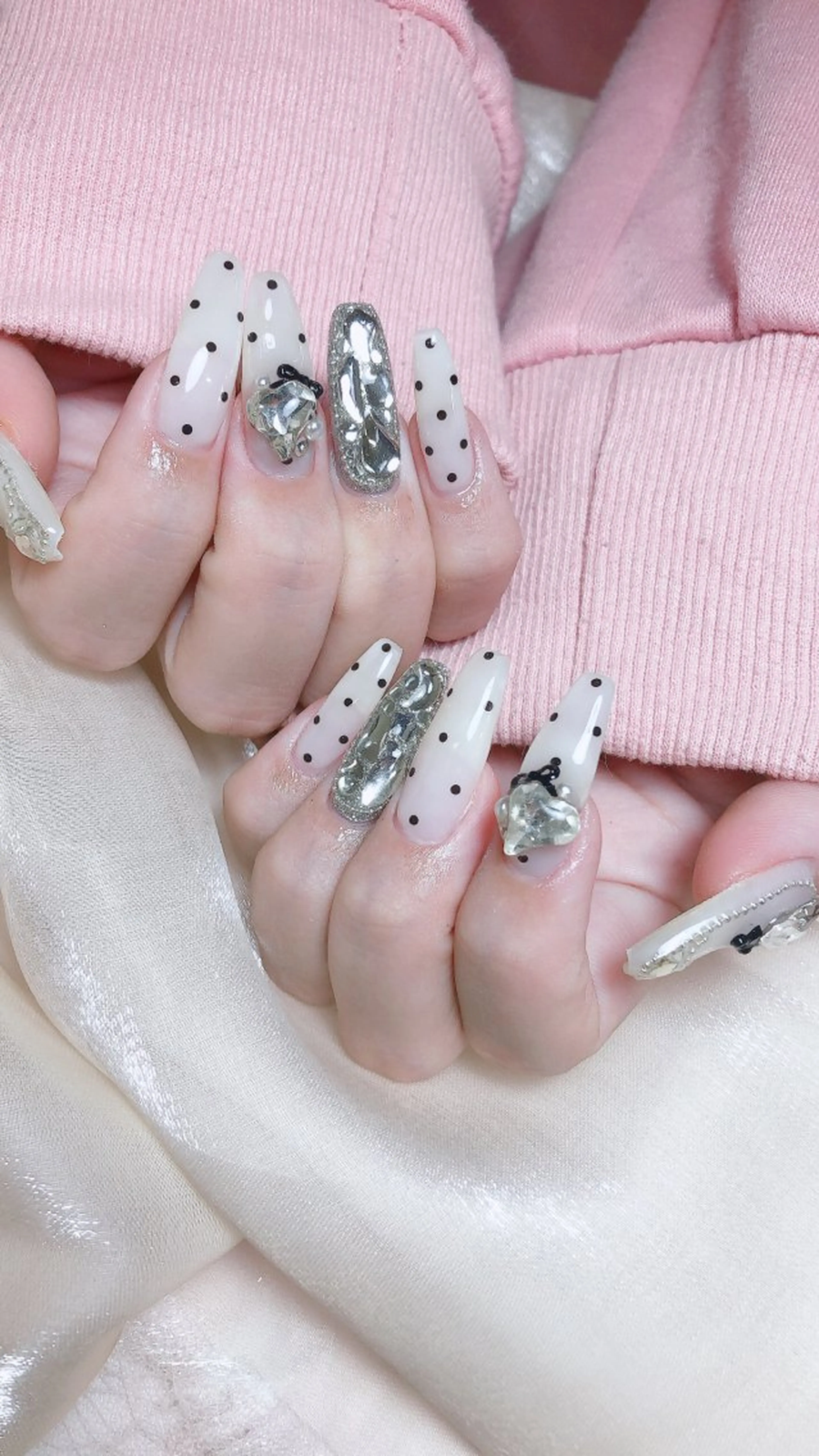 ネイル ハンドネイル LR.ONE ヨウのネイルデザイン