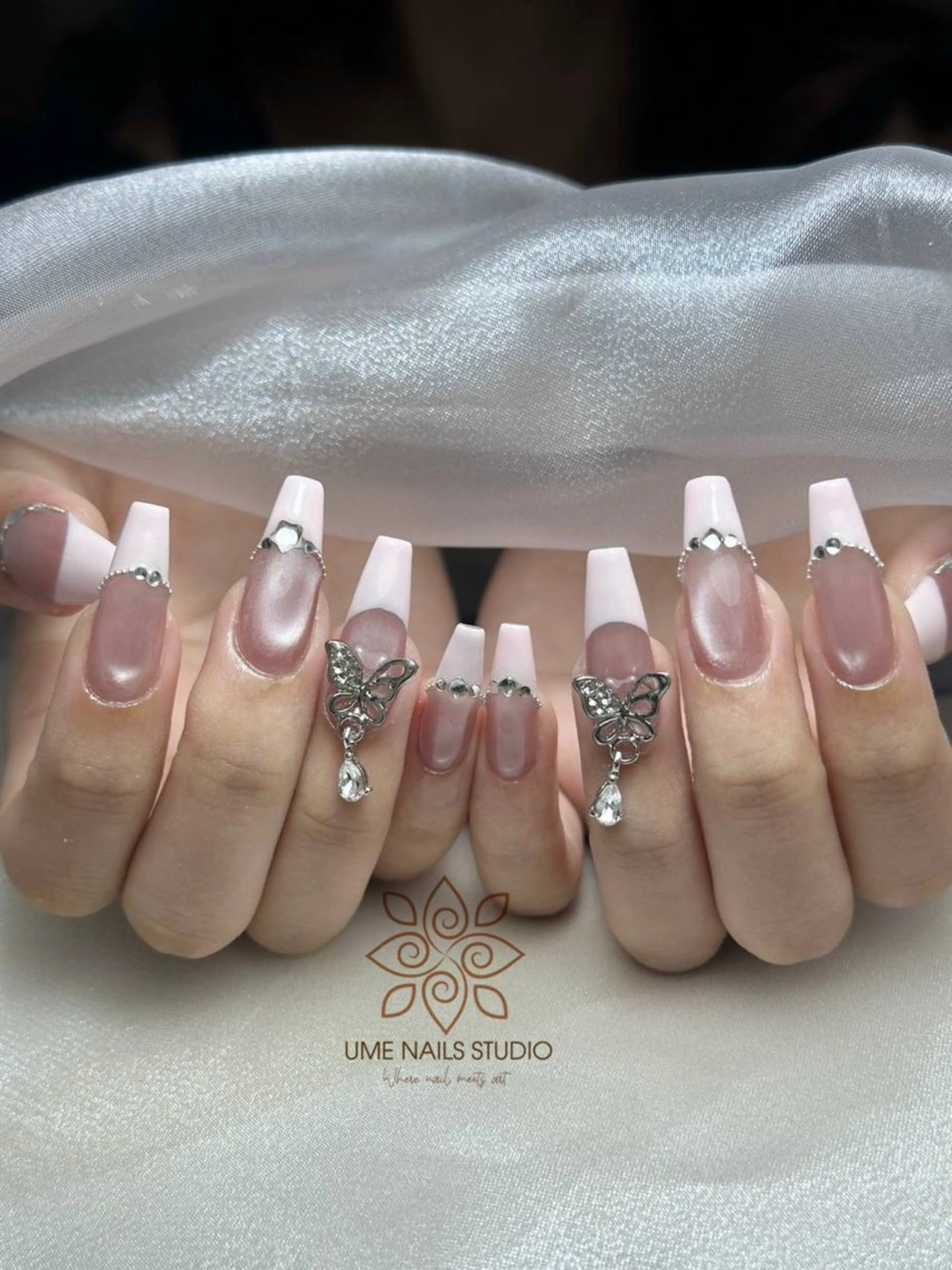 ネイル チークネイル クリアネイル ガーリー キラキラネイル 韓国ネイル Ume Nail Studioのネイルデザイン