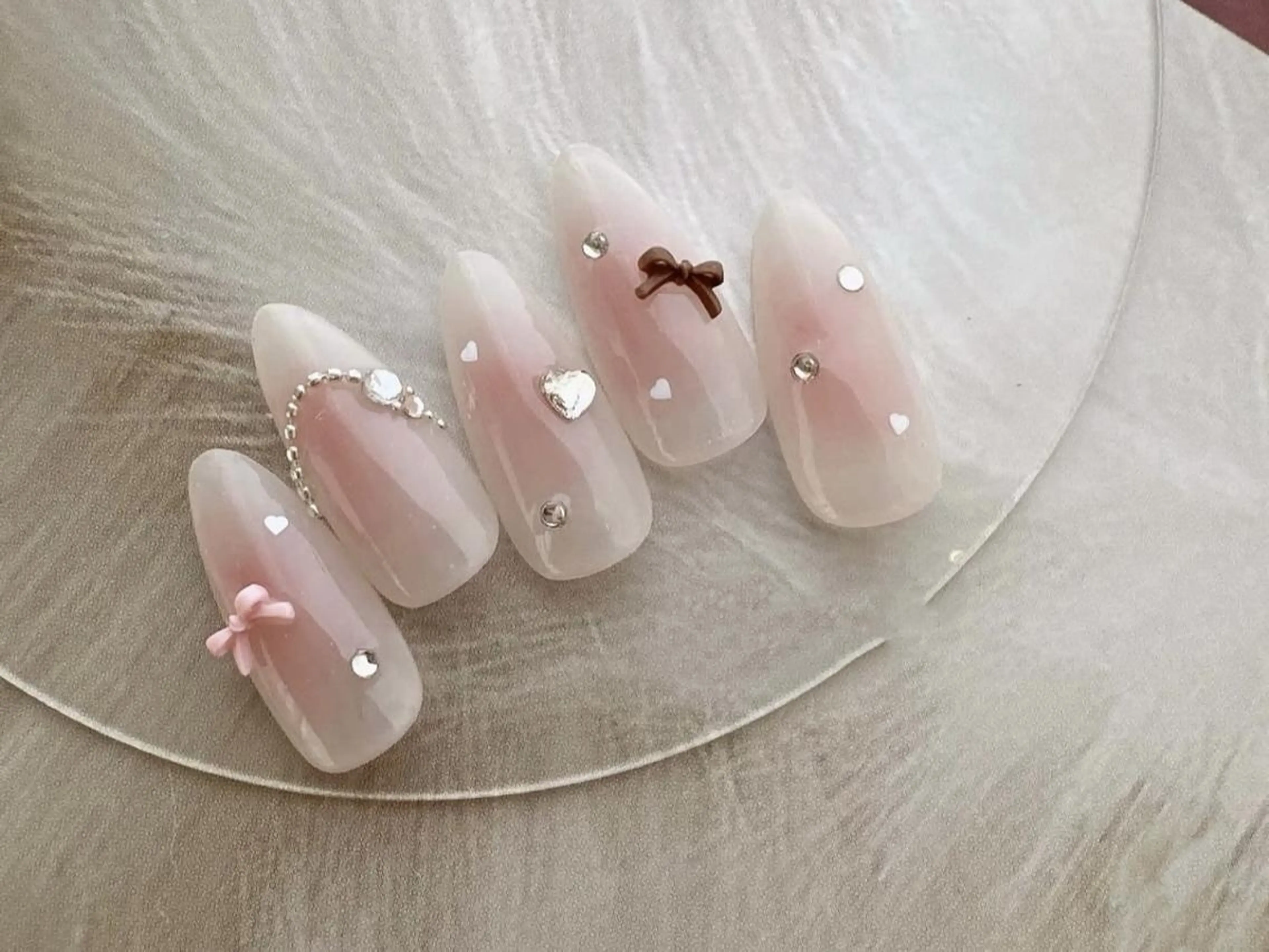 メンズ ネイル アートネイル フレンチネイル ジェルネイル ハート キラキラネイル ✨Bloom Ruby❣️のネイルデザイン