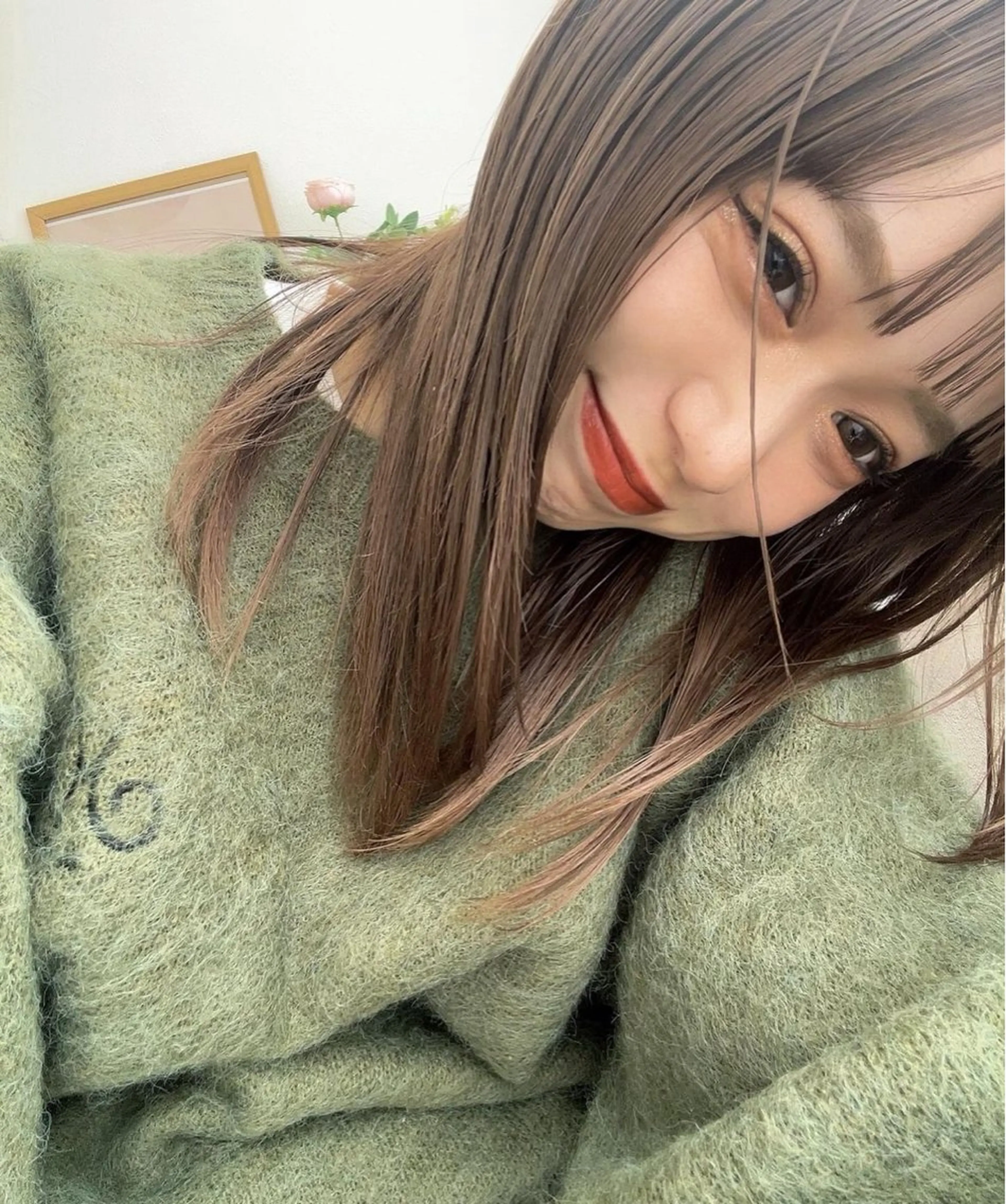 ミディアム カラー ミディアムレイヤー グレージュ くびれヘア 顔まわりレイヤー 顔周りカット 山崎/ボブ縮毛矯正 レイヤー髪質改善のヘアスタイル