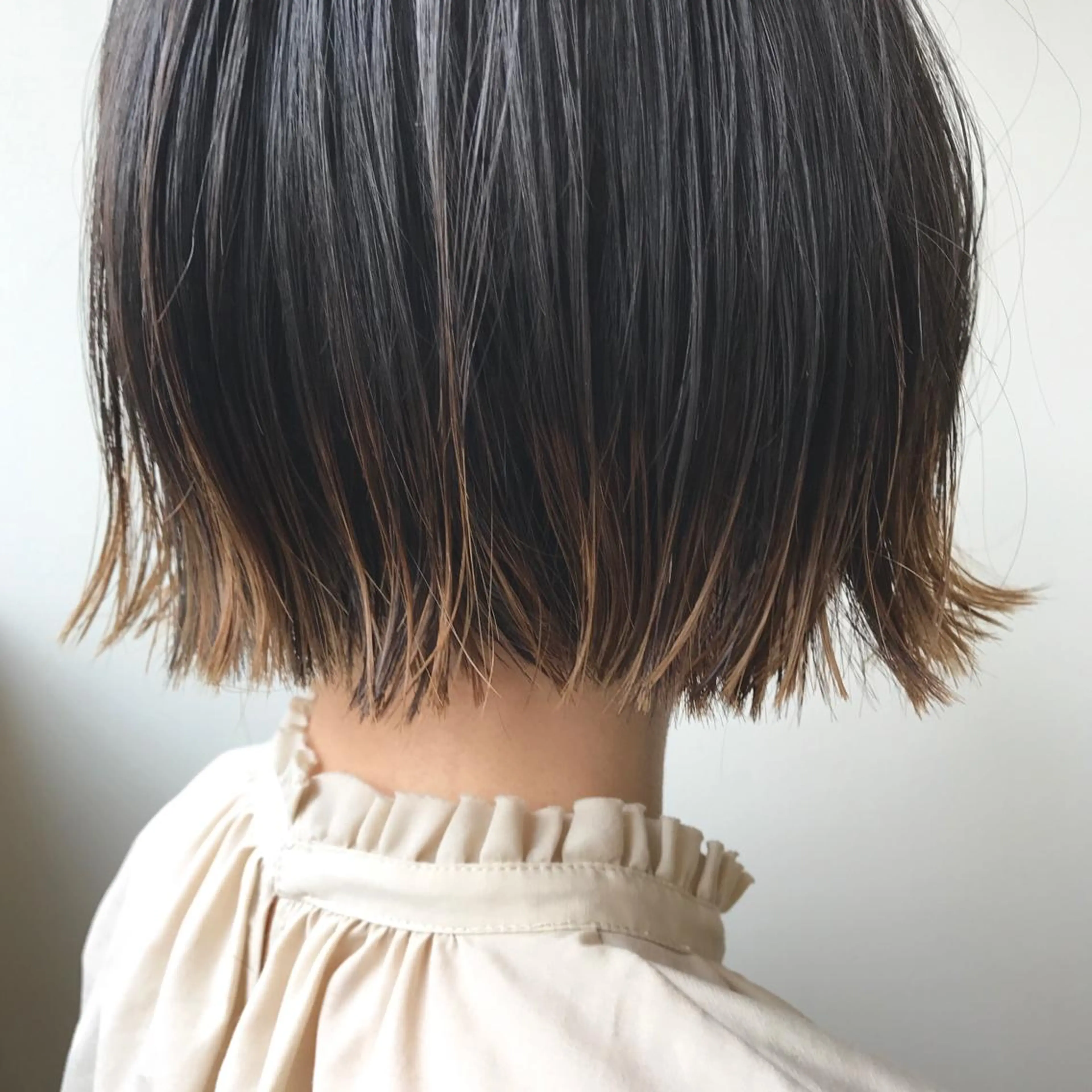 ミディアム 切りっぱなしボブ ボブ analogue所属・u harukaのヘアスタイル