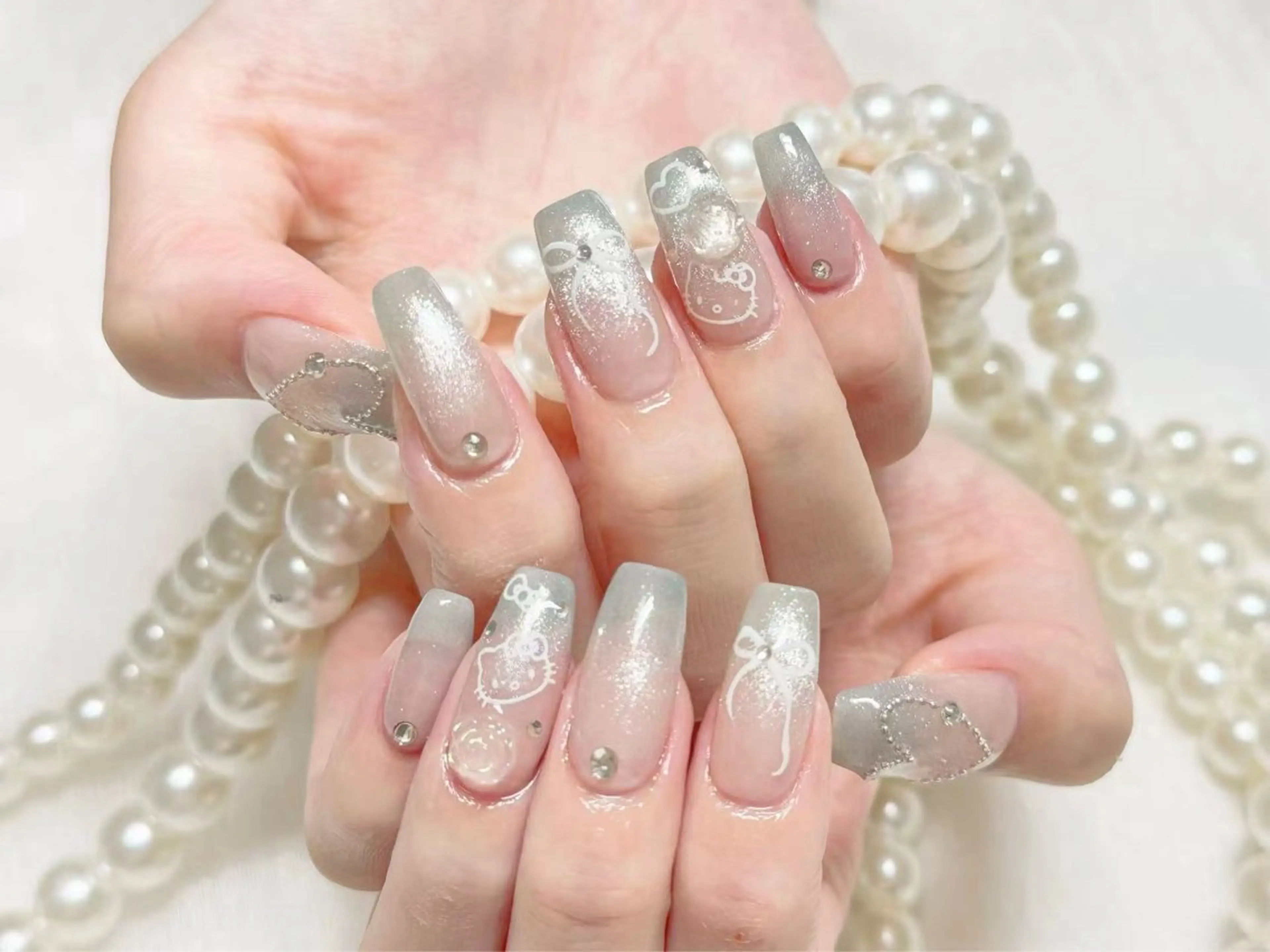 ネイル オーロラネイル 長さ出し フレンチネイル ガーリー キラキラネイル RIn 🎀のネイルデザイン