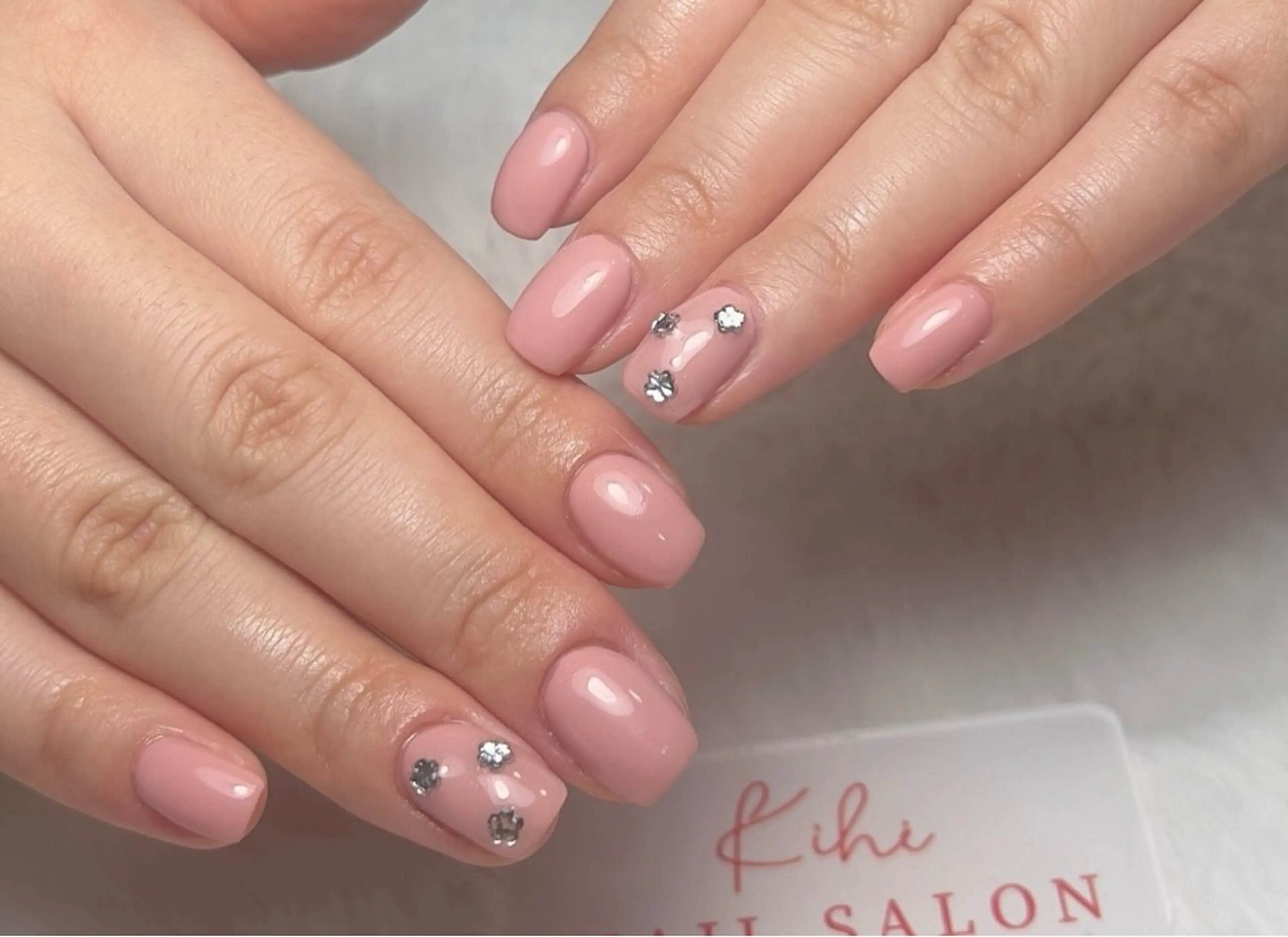 ネイル フレンチネイル ジェルネイル グラデーション キラキラネイル 韓国ネイル 清水 ユナのネイルデザイン