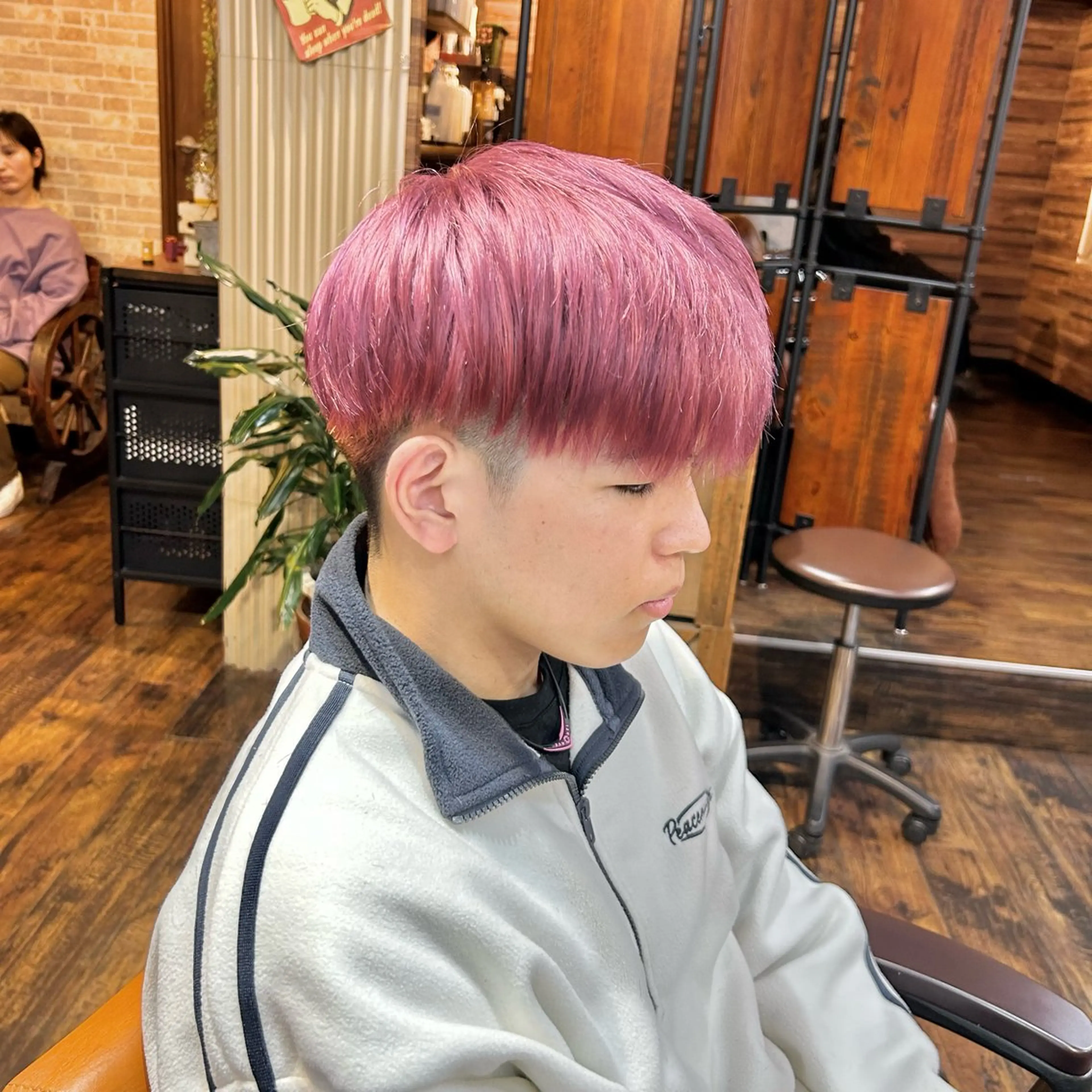 ショート カラー メンズ メンズブリーチ ブリーチ ピンクカラー ツイスパ/メンズ特化 🦋𝑺𝑶𝑵𝑬のヘアスタイル