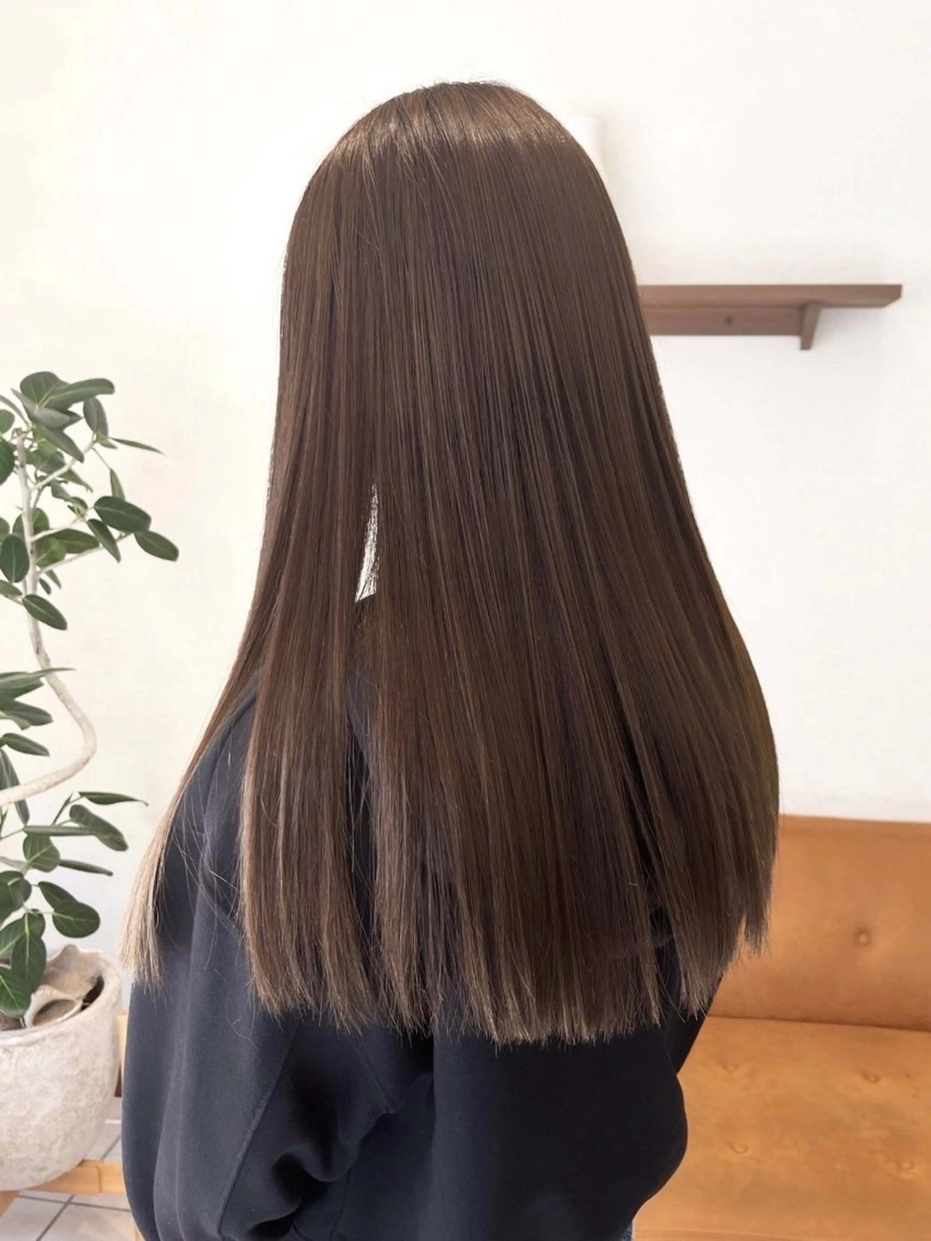 カラー カット ヘアカラー トリートメント 💠艶髪うるうる🫧 髪質改善ストレートのヘアスタイル