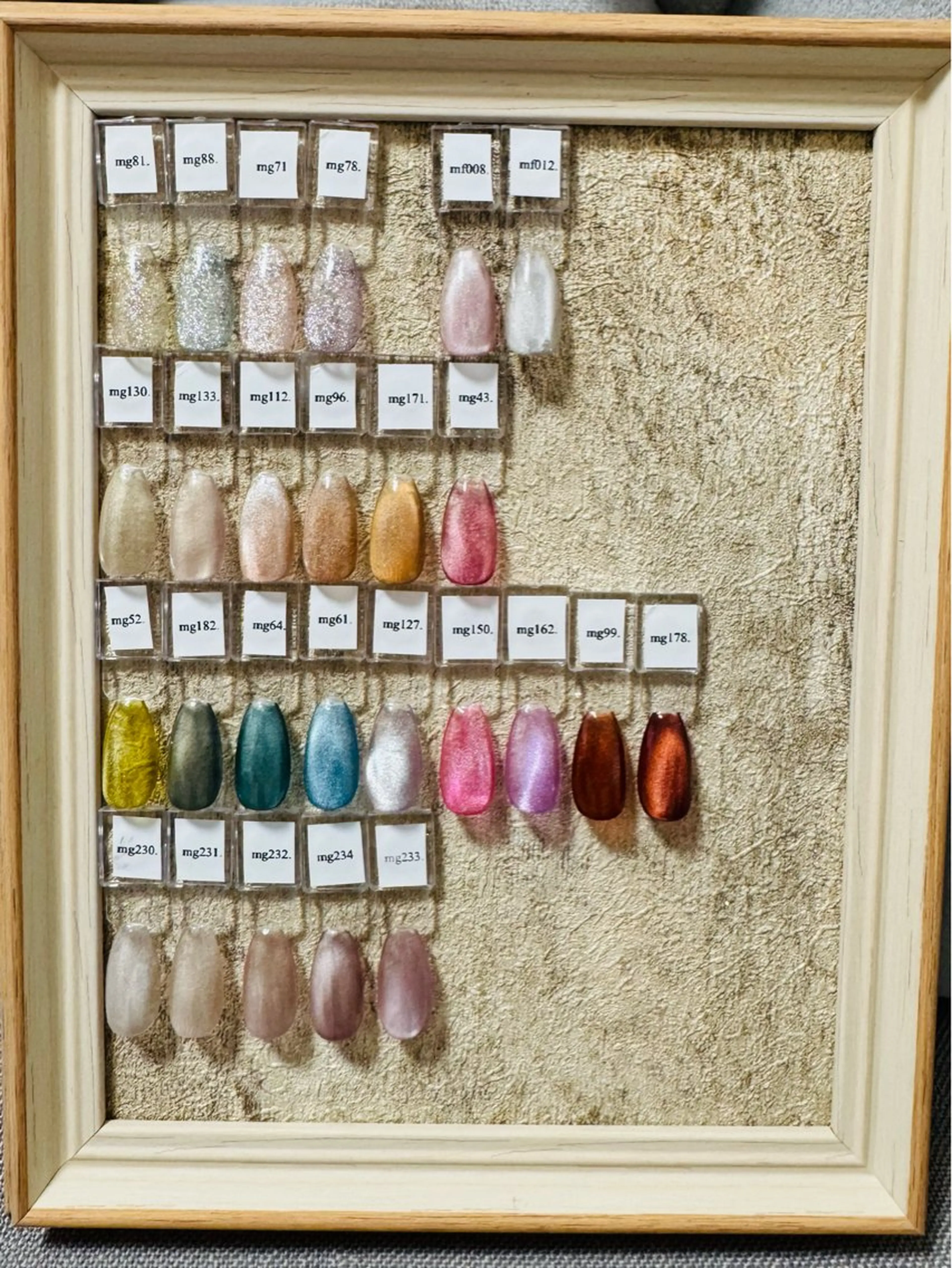 ネイル マグネットネイル ハンドネイル お気軽ビューティー Ewig   Ekaのネイルデザイン