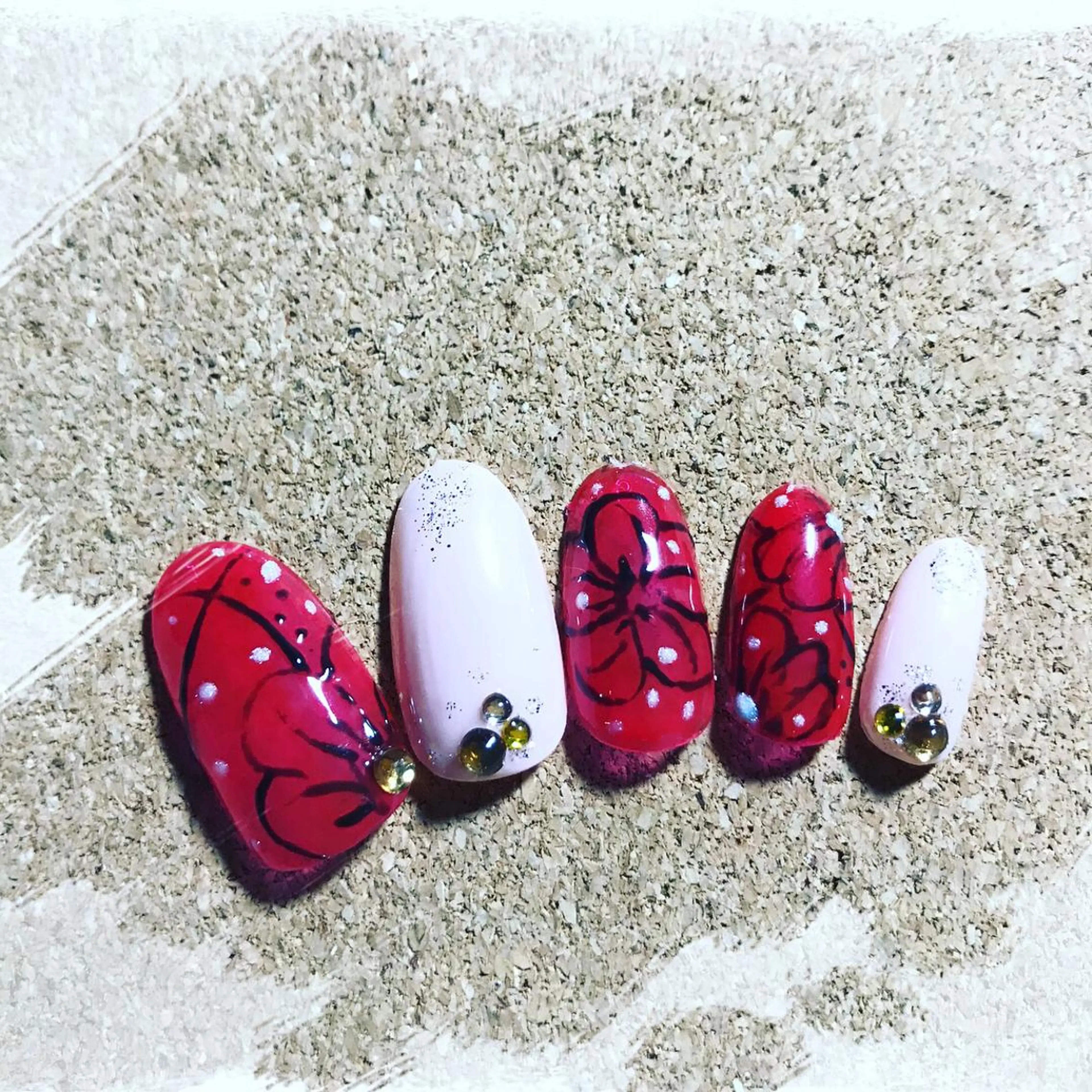 ネイル ECLAT エクラ所属・寺山 千鶴のネイルデザイン