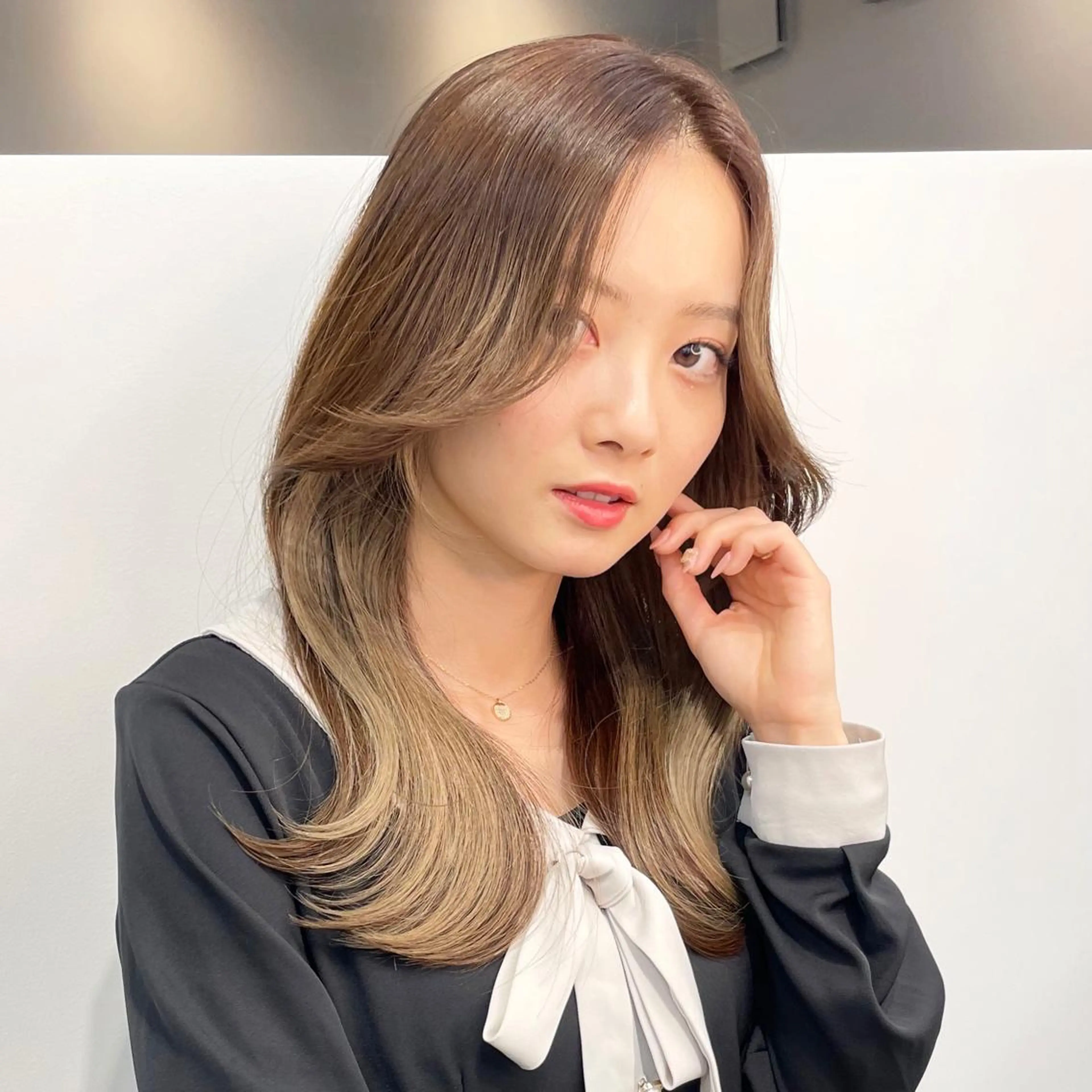 セミロング カラー くびれヘア エギョモリ 顔まわりレイヤー 顔周りカット ヨシンモリ 🦋韓国系指名No1 店長/圓山 祐也🦋のヘアスタイル