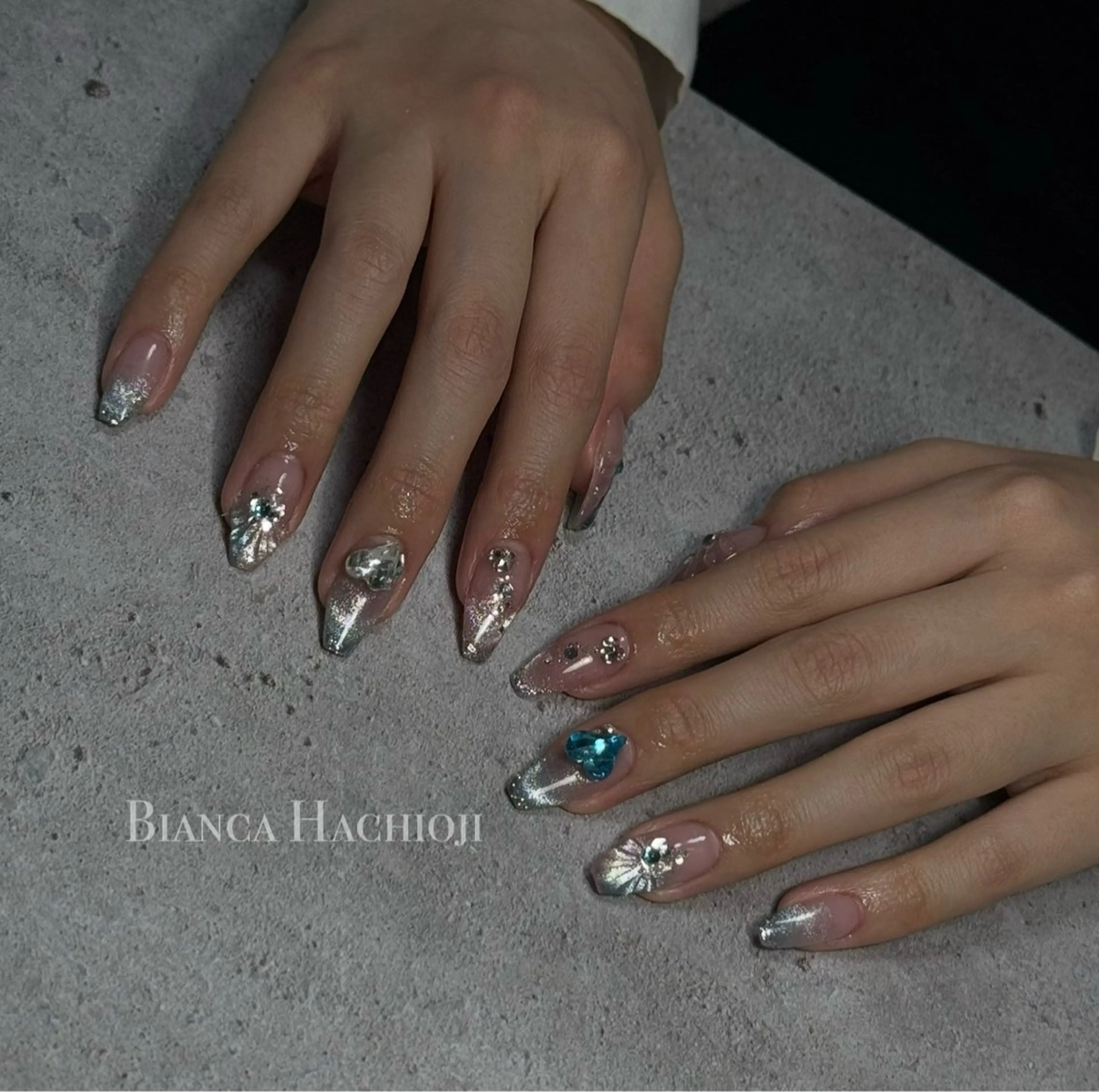 ネイル フレンチネイル マグネットネイル マグネットフレンチ ハンドネイル Bianca🦋 AIRAのネイルデザイン